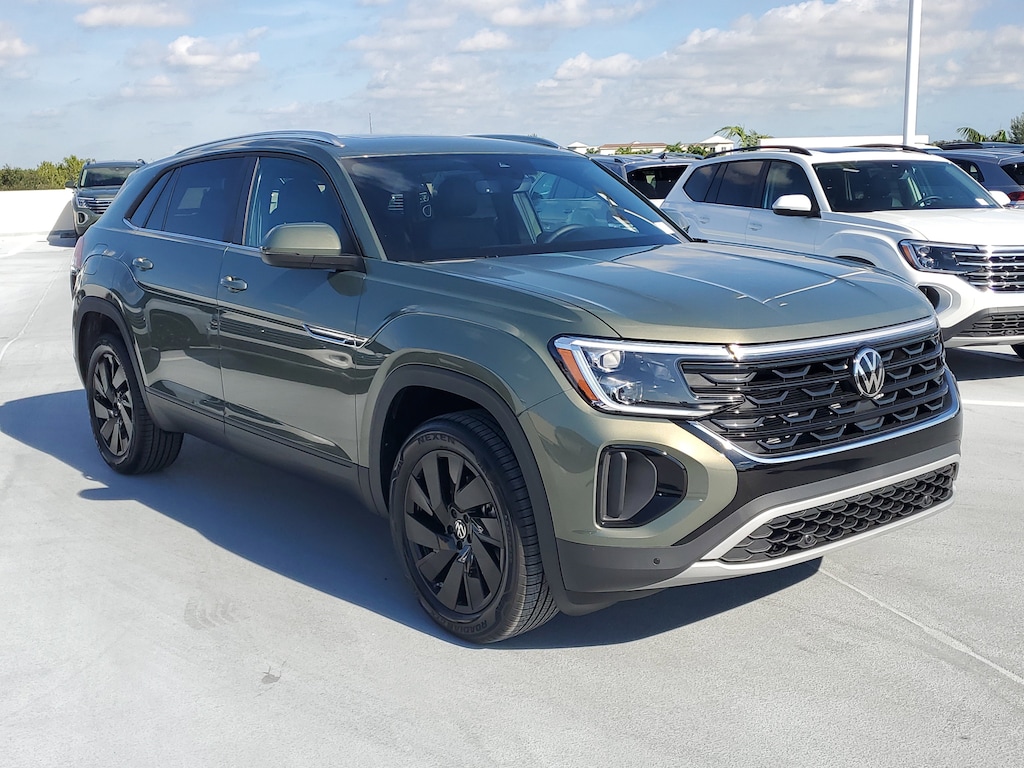New 2026 Volkswagen Atlas Cross Sport 2.0T SE w/Technology SUV