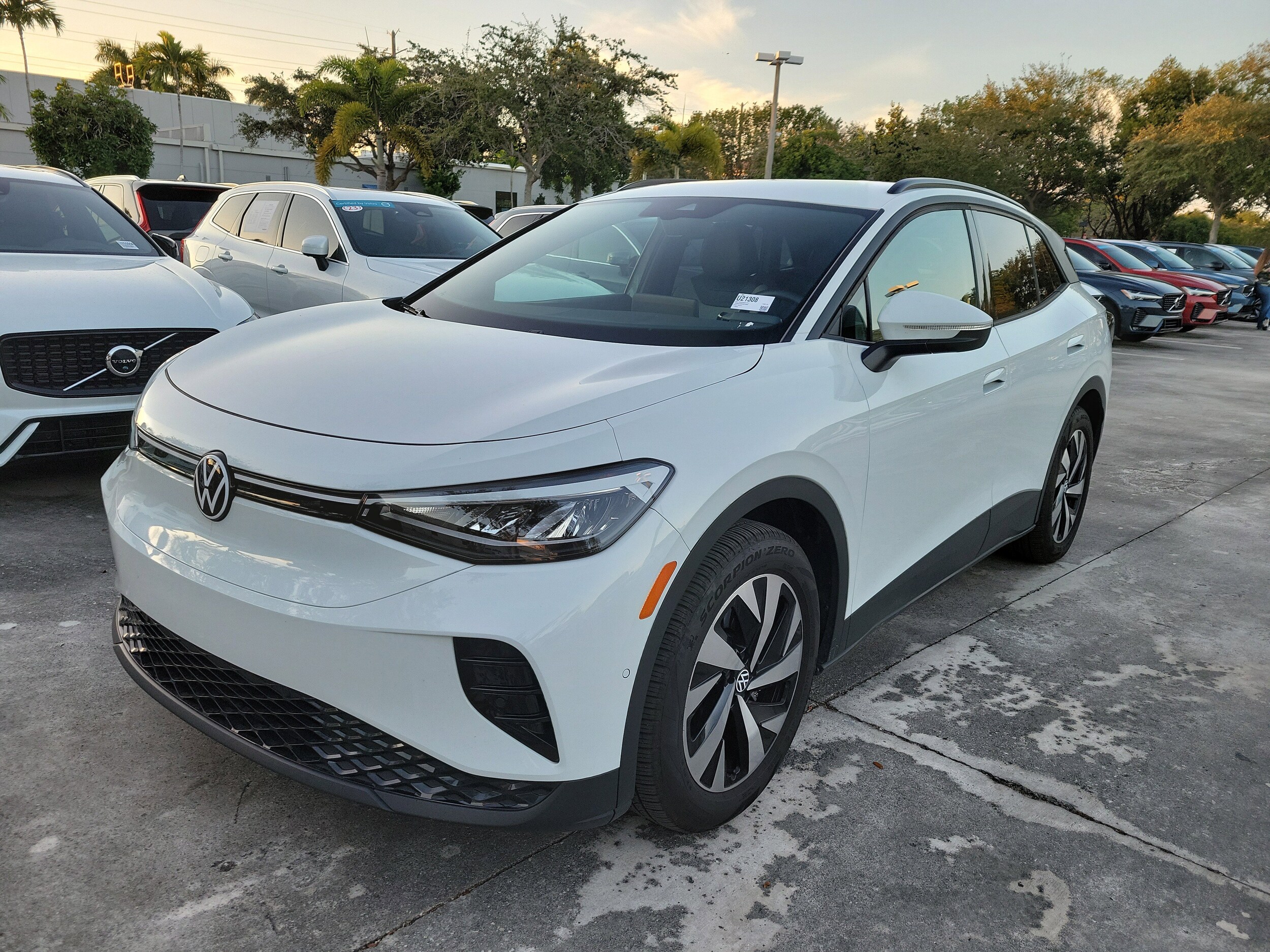 2024 Volkswagen ID.4 Standard photo 3