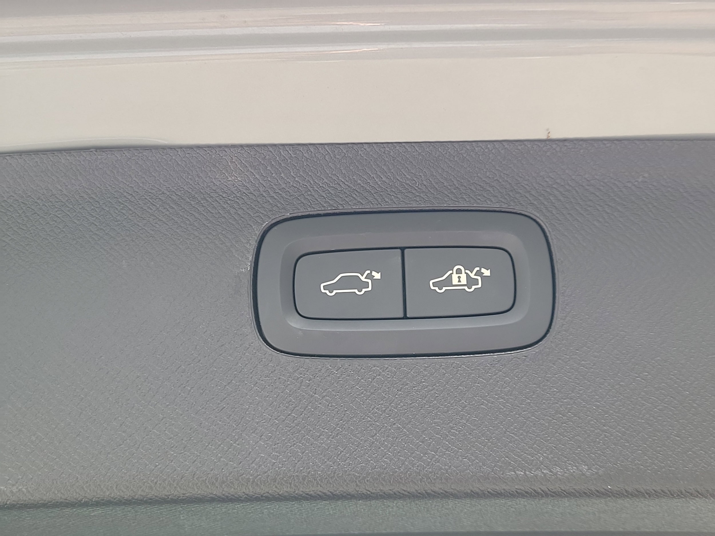 2025 Volvo XC90 Plus - Photo 12