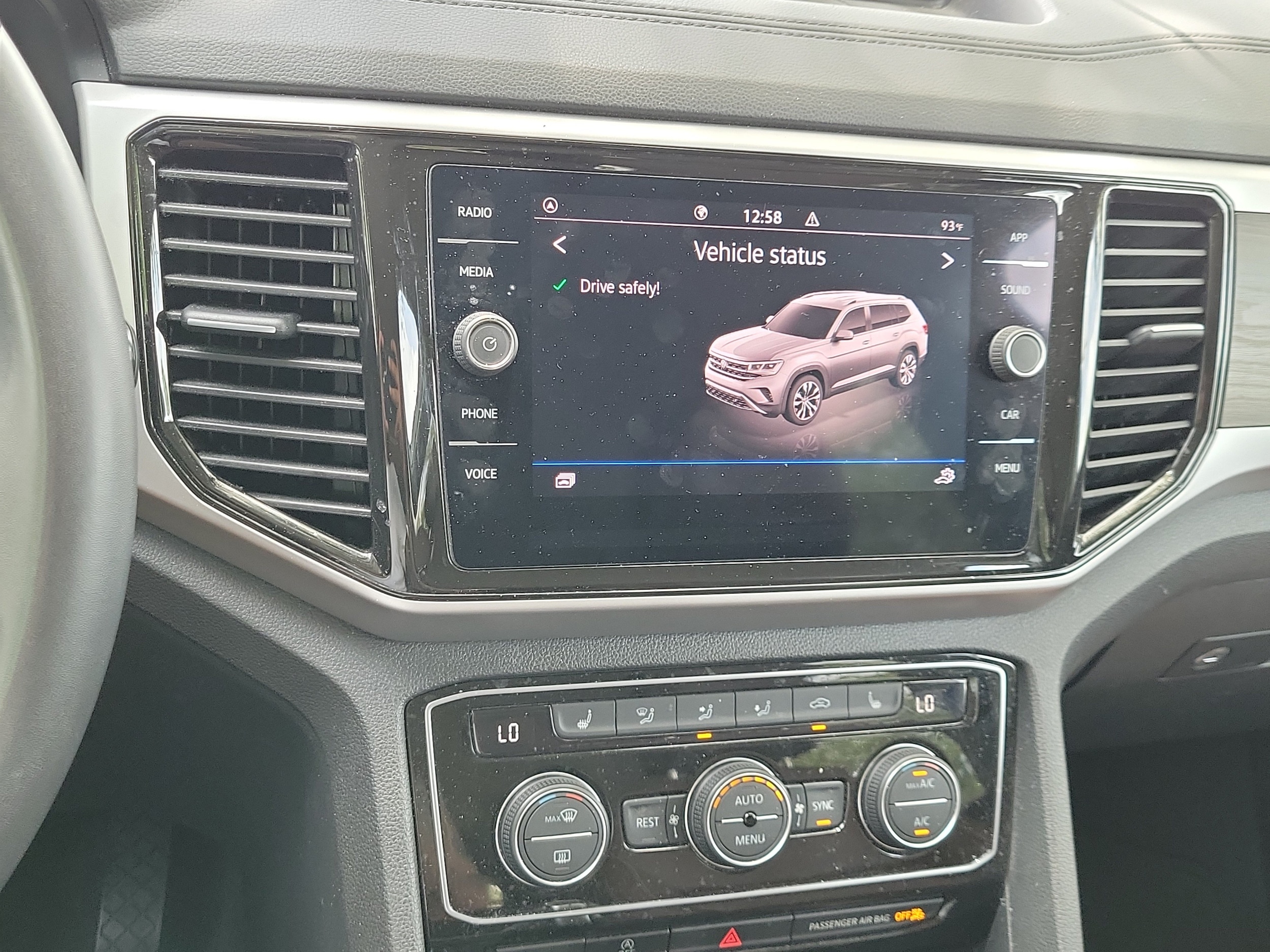 2023 Volkswagen Atlas SE w/Tech - Photo 24