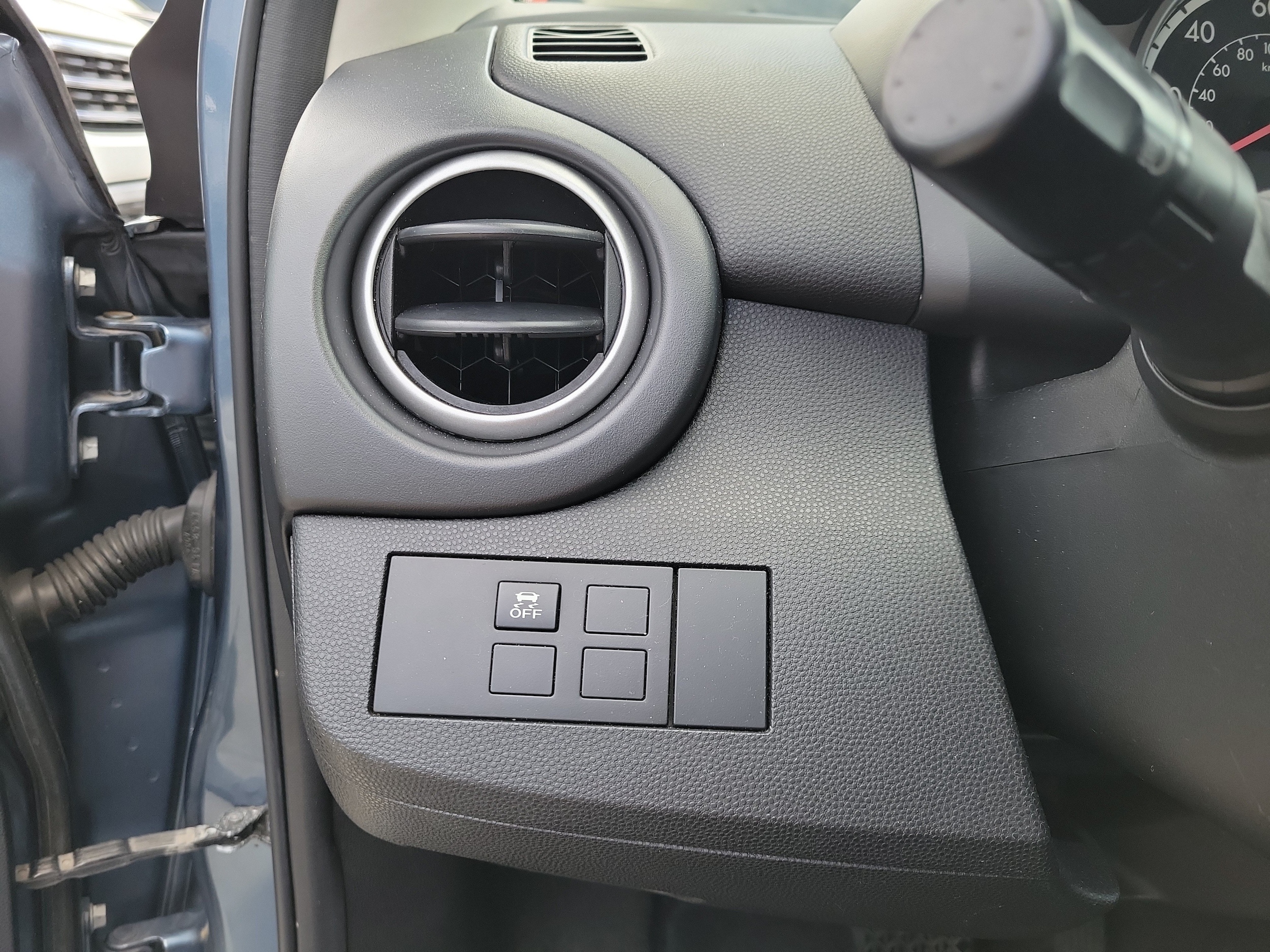 2014 Mazda Mazda2 Touring - Photo 17