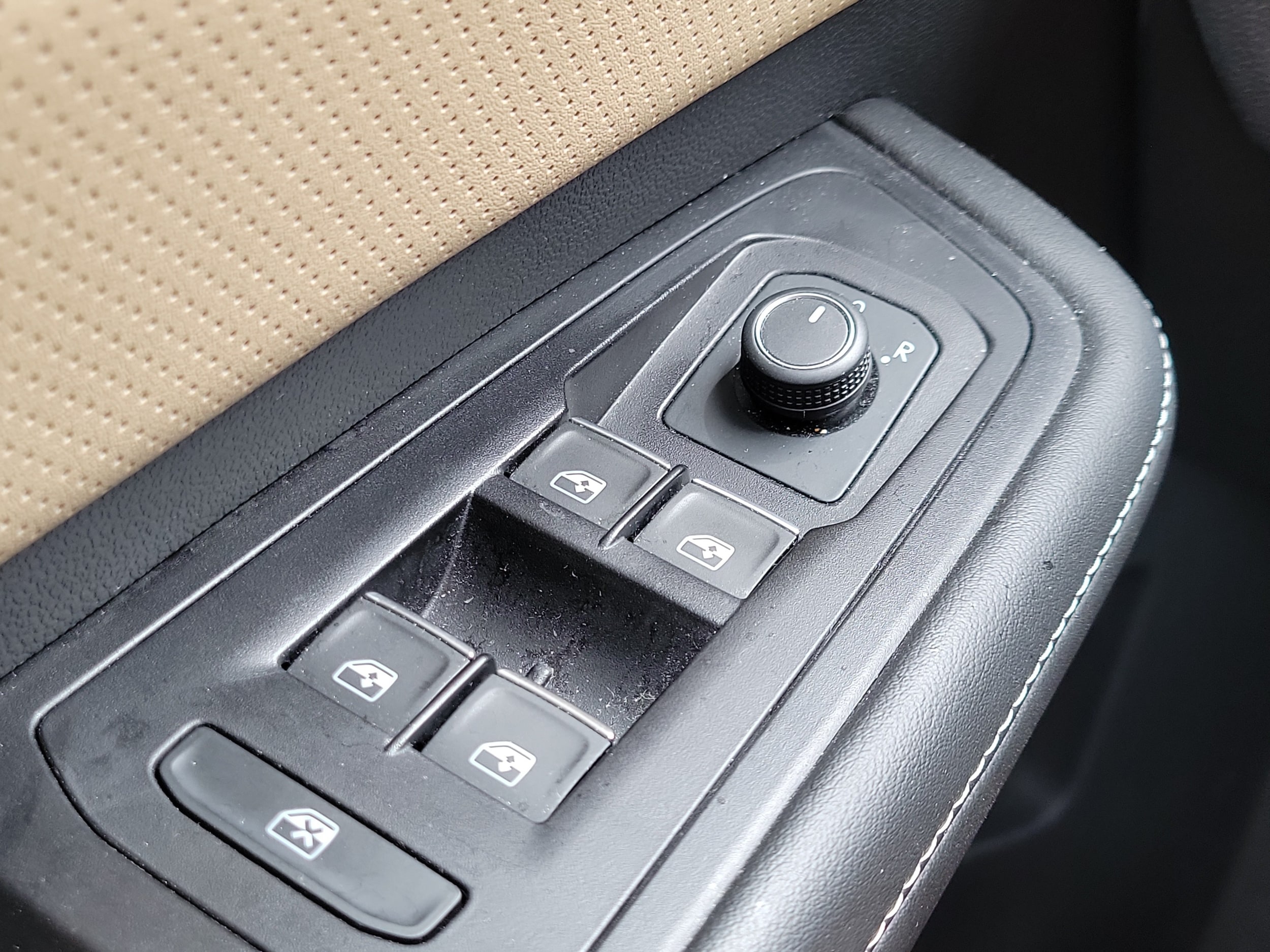 2024 Volkswagen Atlas Cross Sport SE w/Tech - Photo 25