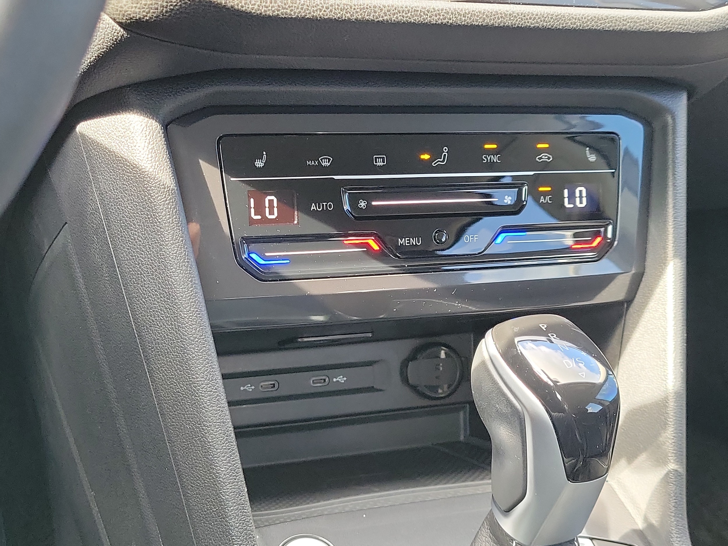 2024 Volkswagen Tiguan SE - Photo 25