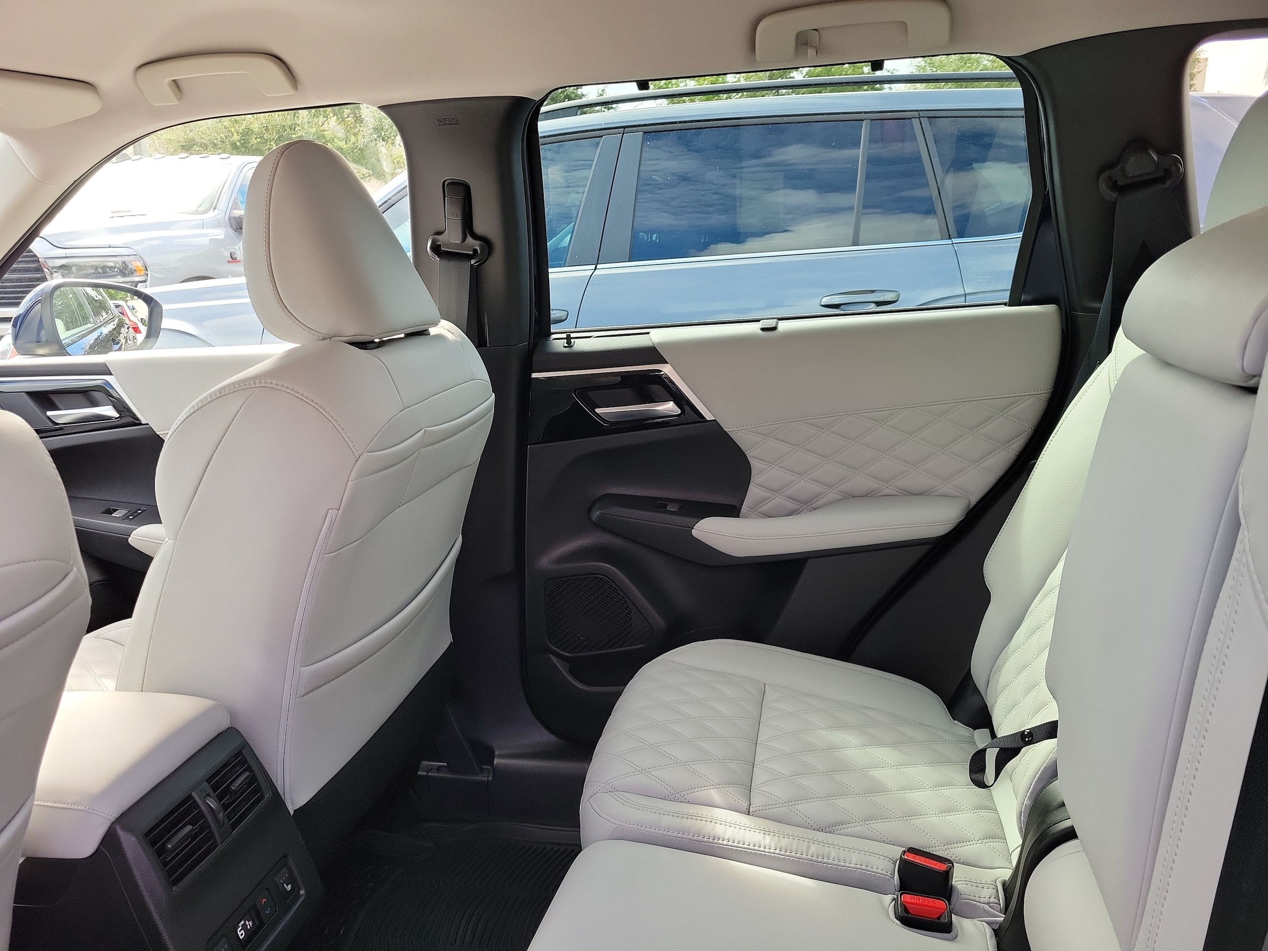 2023 Mitsubishi Outlander SEL - Photo 11