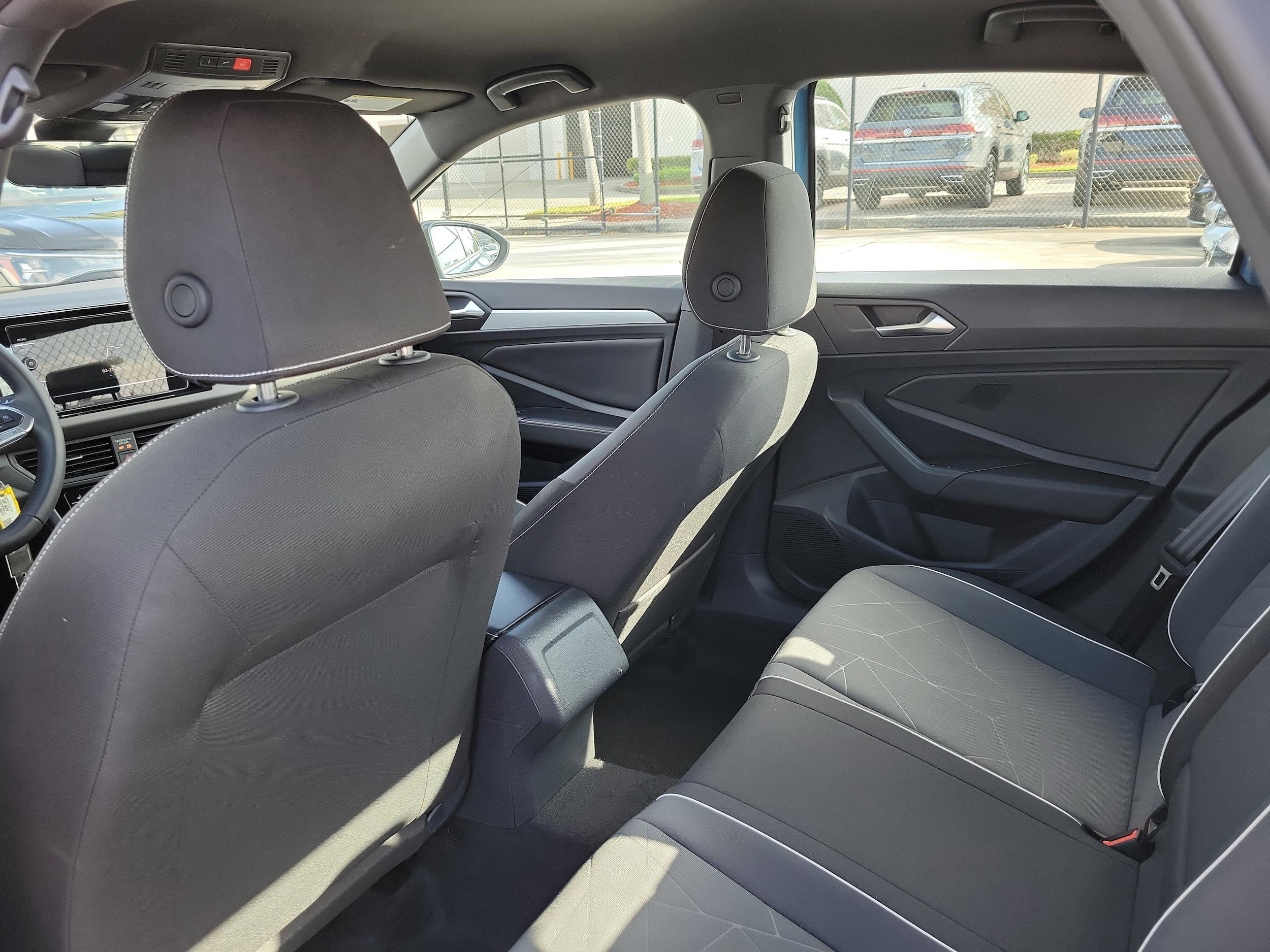 2025 Volkswagen Jetta Sport - Photo 11