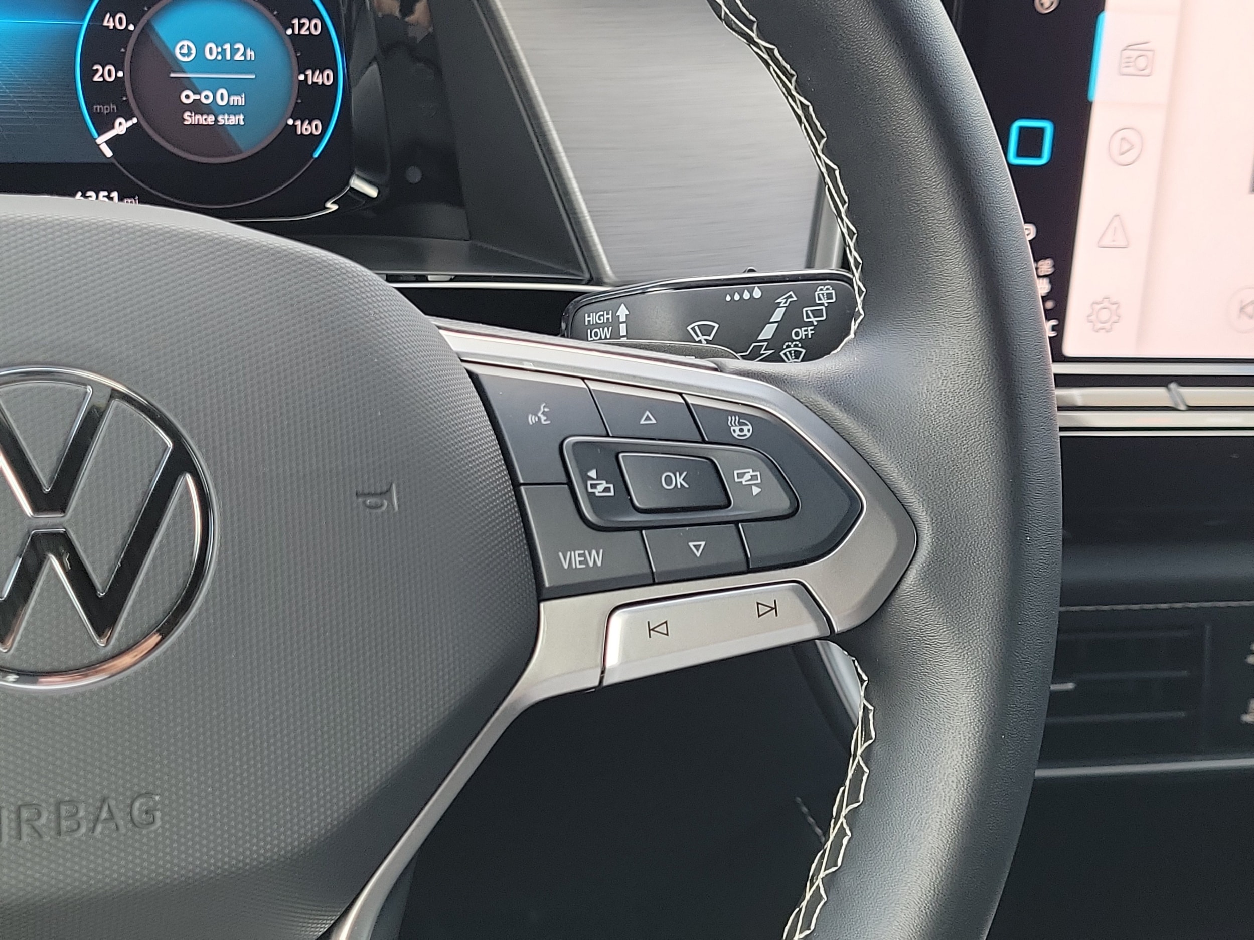 2025 Volkswagen Atlas Cross Sport SE w/Tech - Photo 20