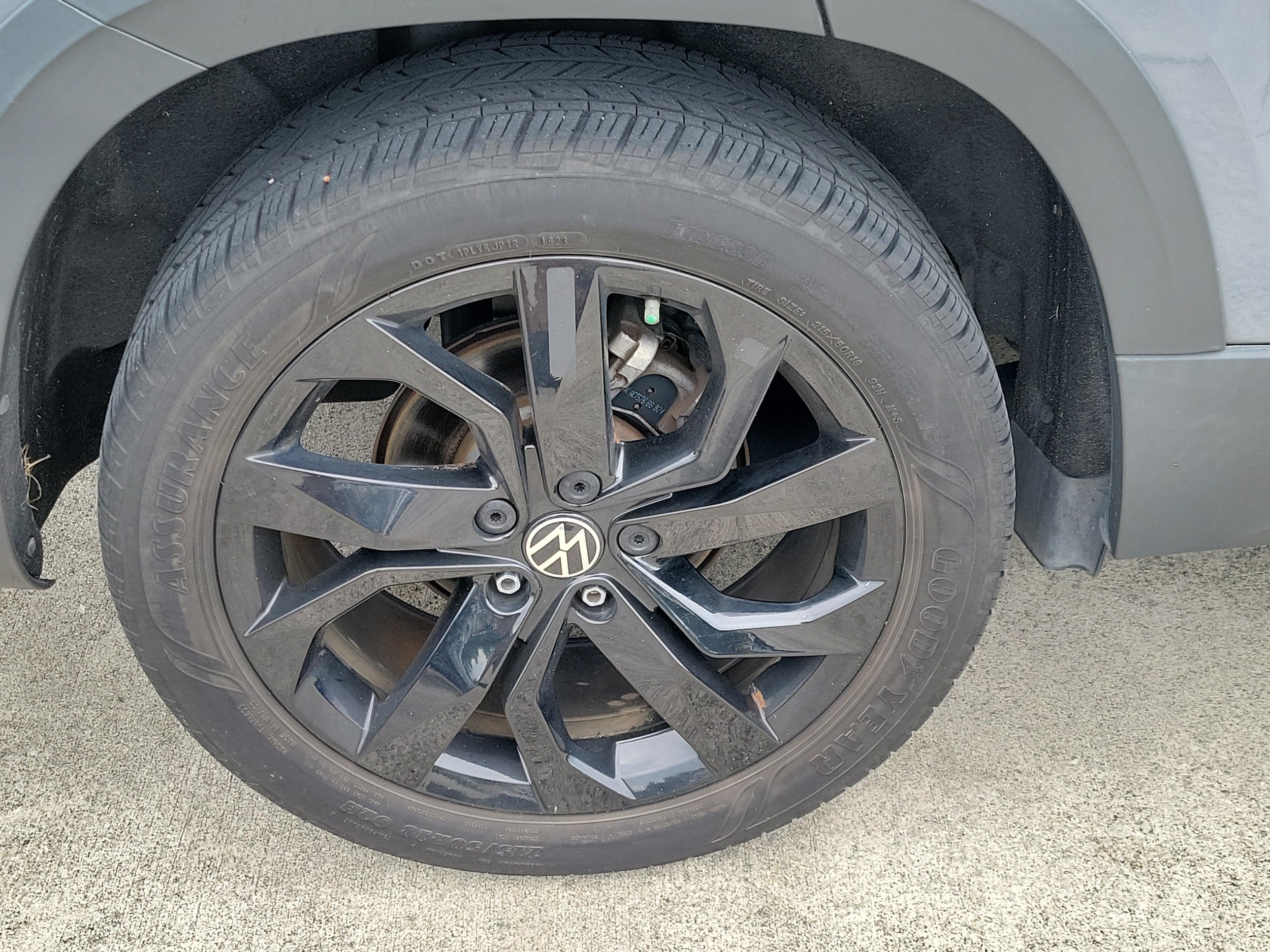 2023 Volkswagen Taos SE - Photo 10