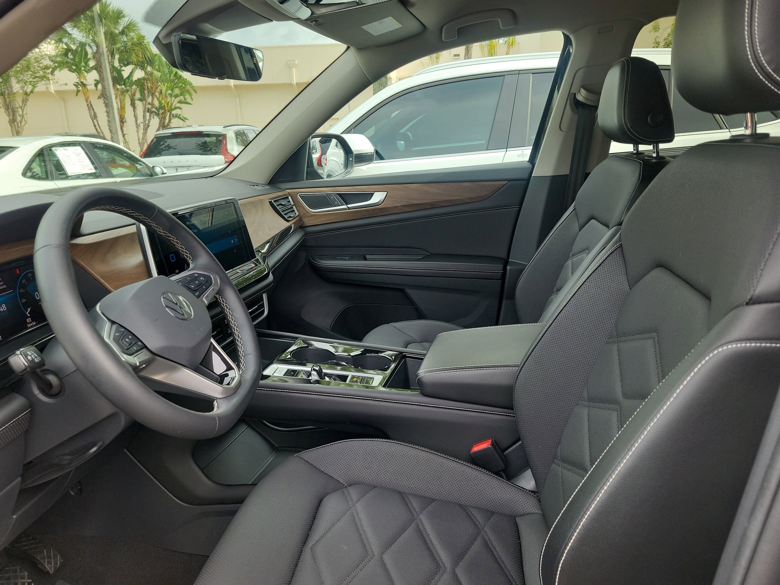 2024 Volkswagen Atlas SE w/Tech - Photo 14
