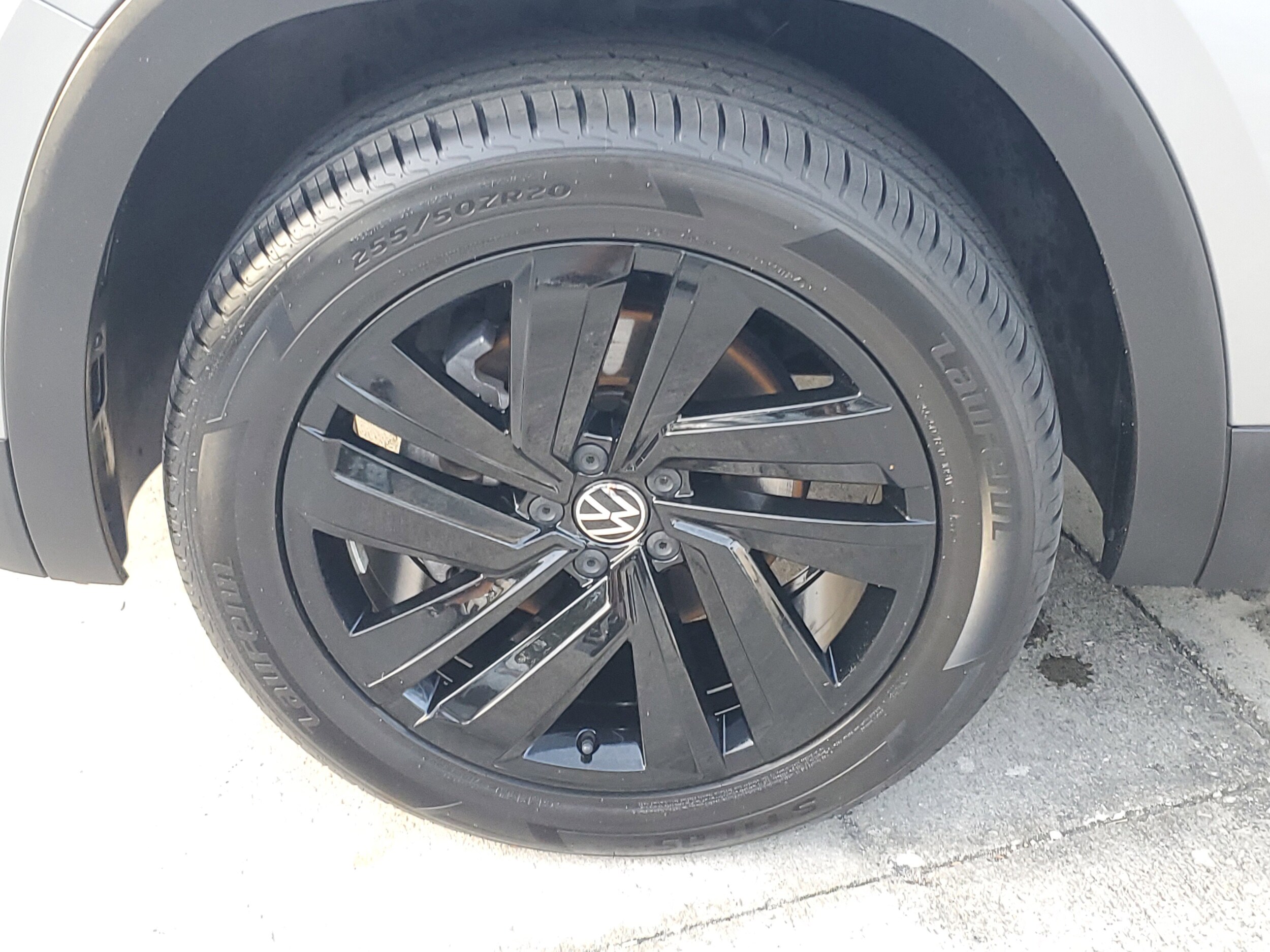 2022 Volkswagen Atlas Cross Sport SE Technology photo 4