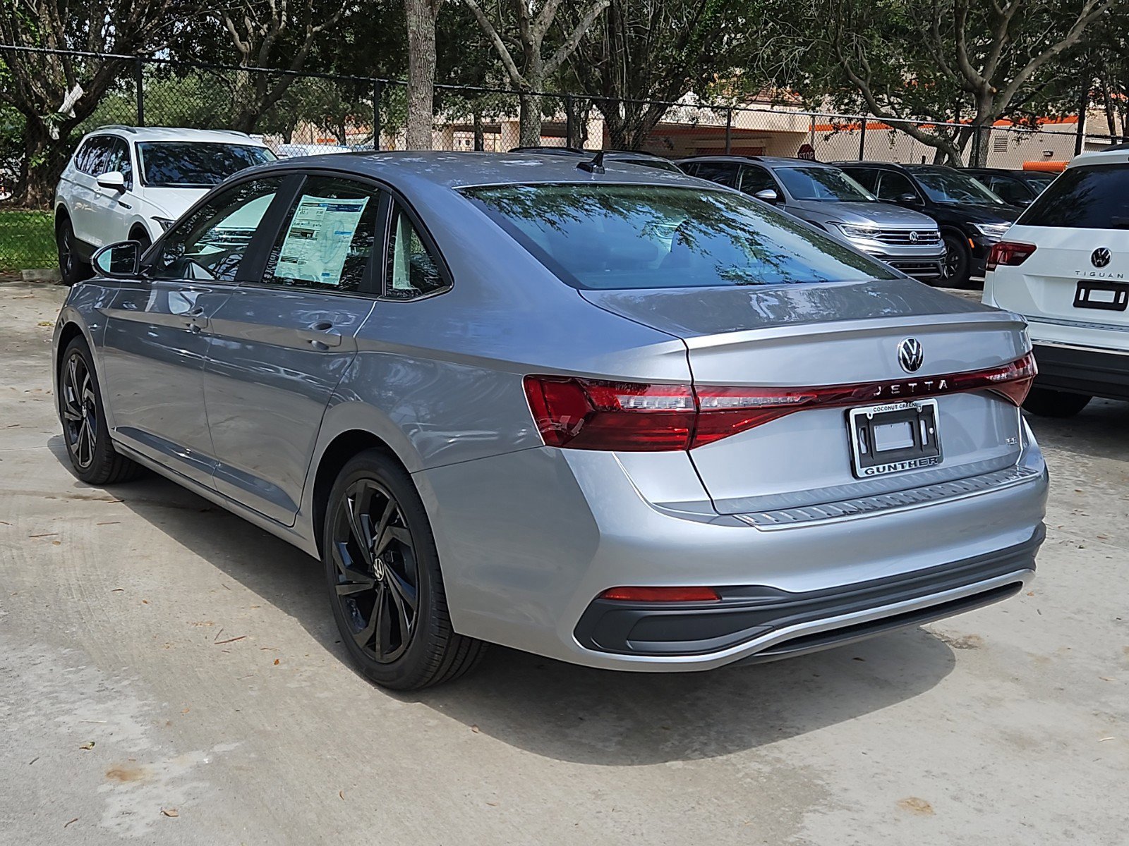 2025 Volkswagen Jetta 1.5T SE photo 4