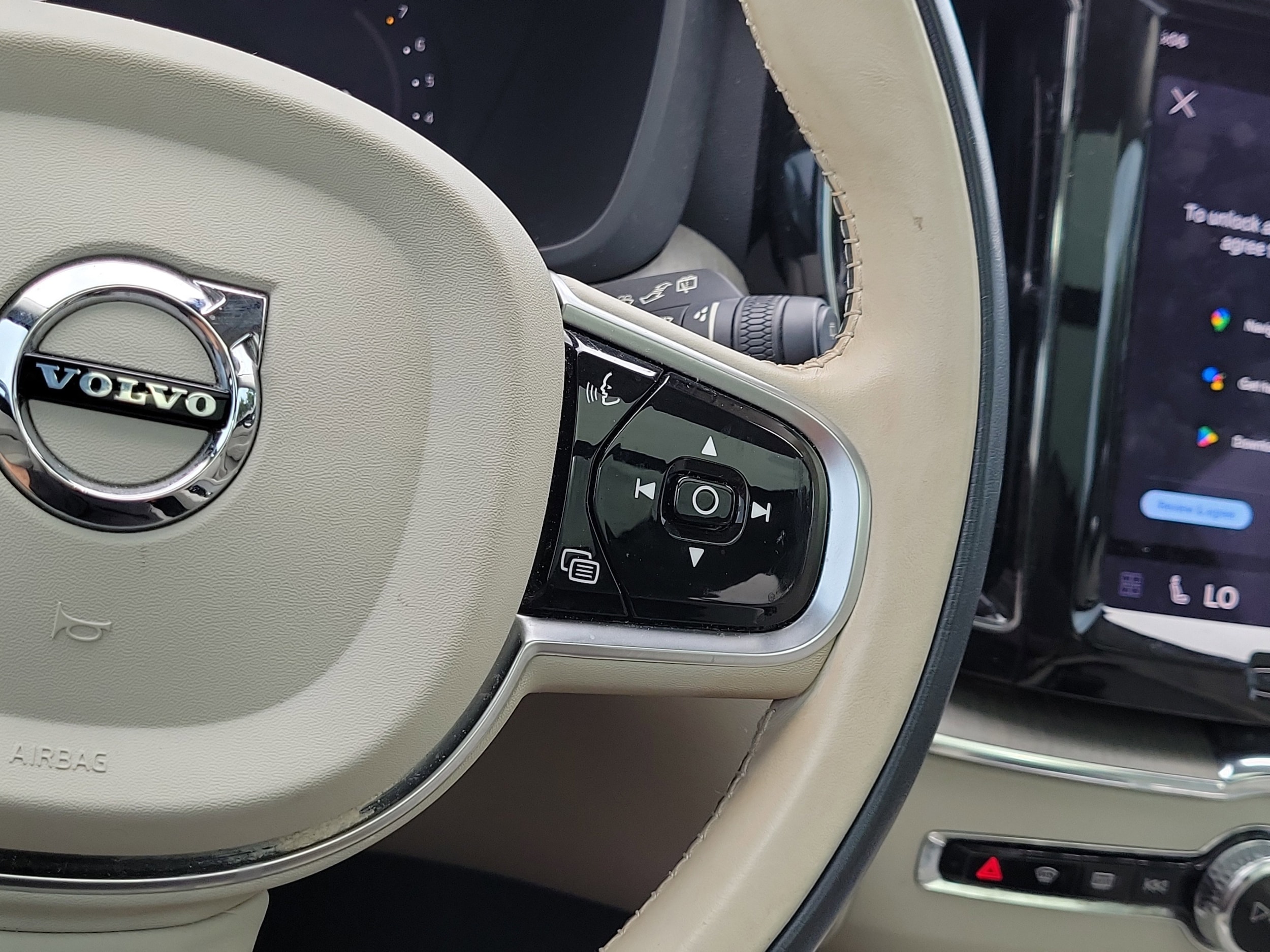 2023 Volvo XC60 Plus - Photo 21