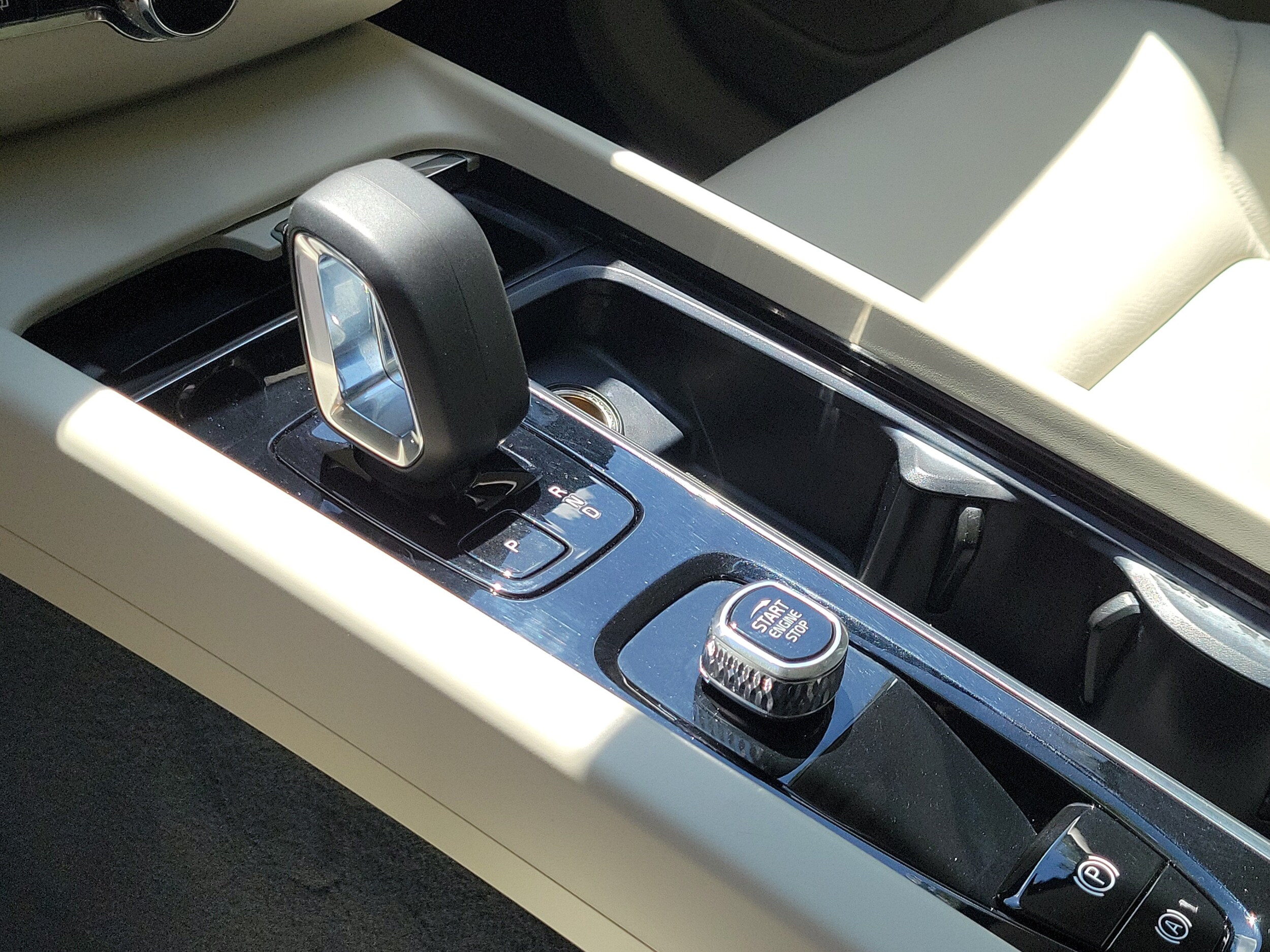 2023 Volvo XC60 Core - Photo 28