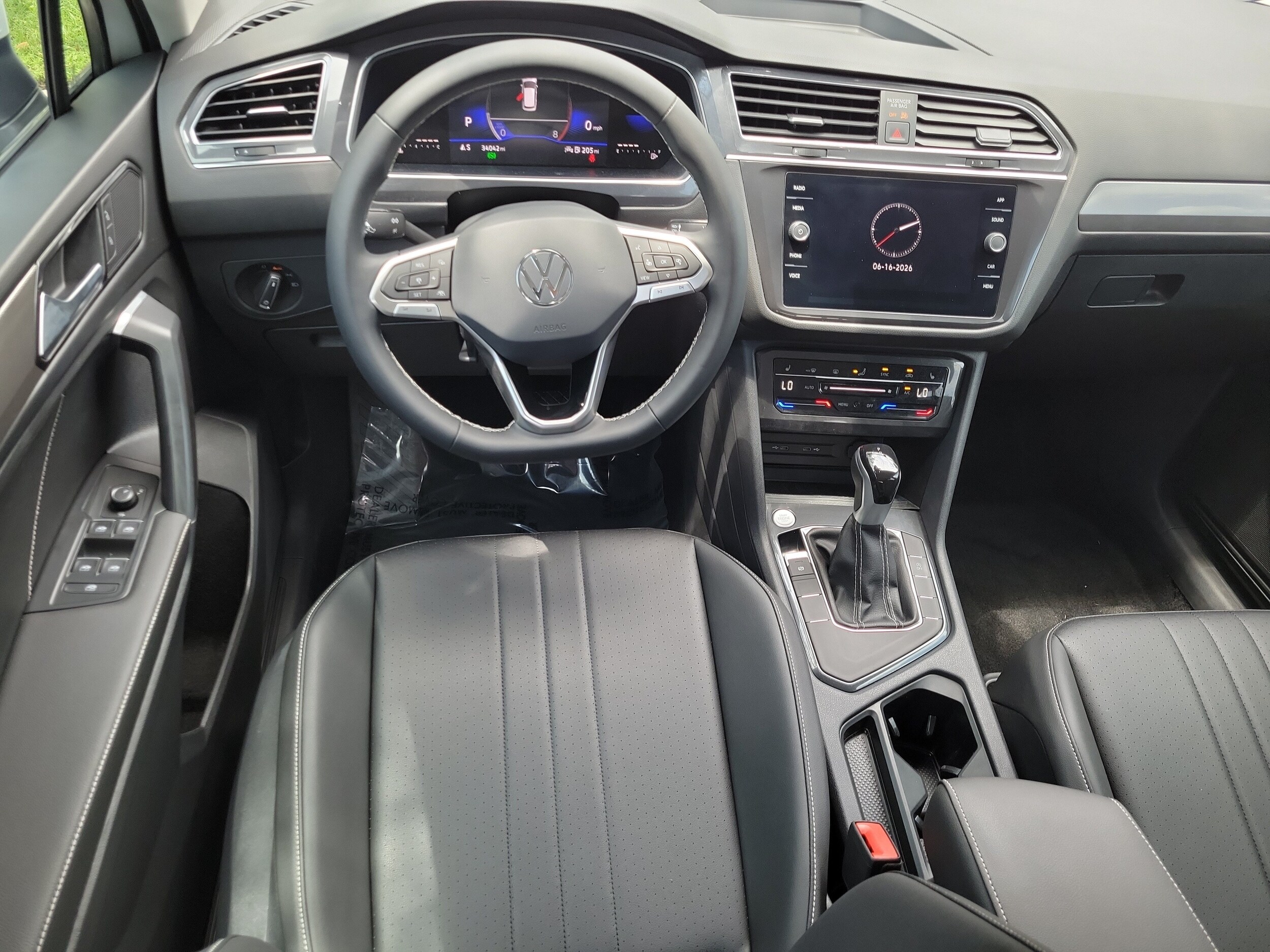 2023 Volkswagen Tiguan SE - Photo 10
