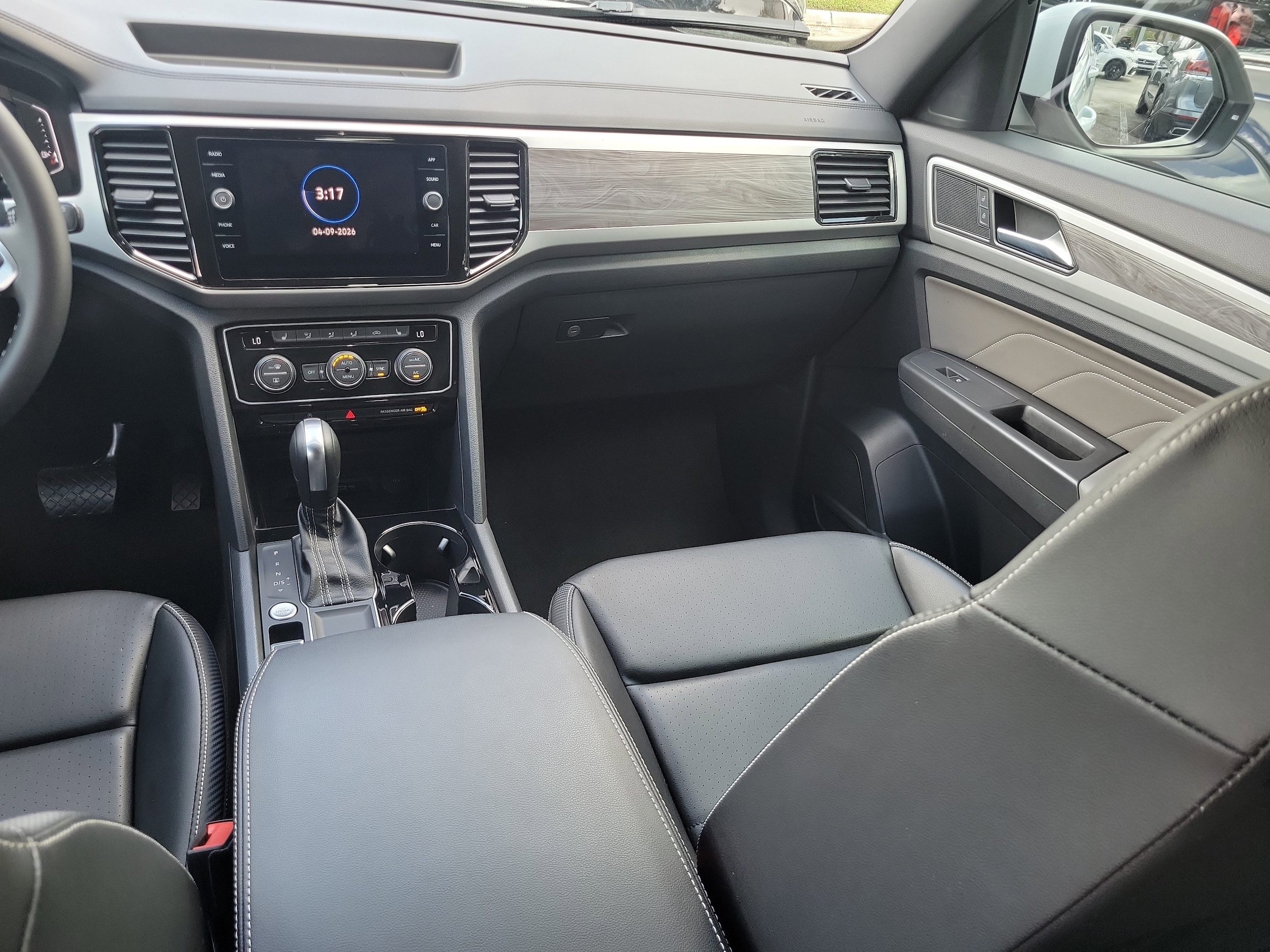 2023 Volkswagen Atlas Cross Sport SE w/Tech - Photo 11