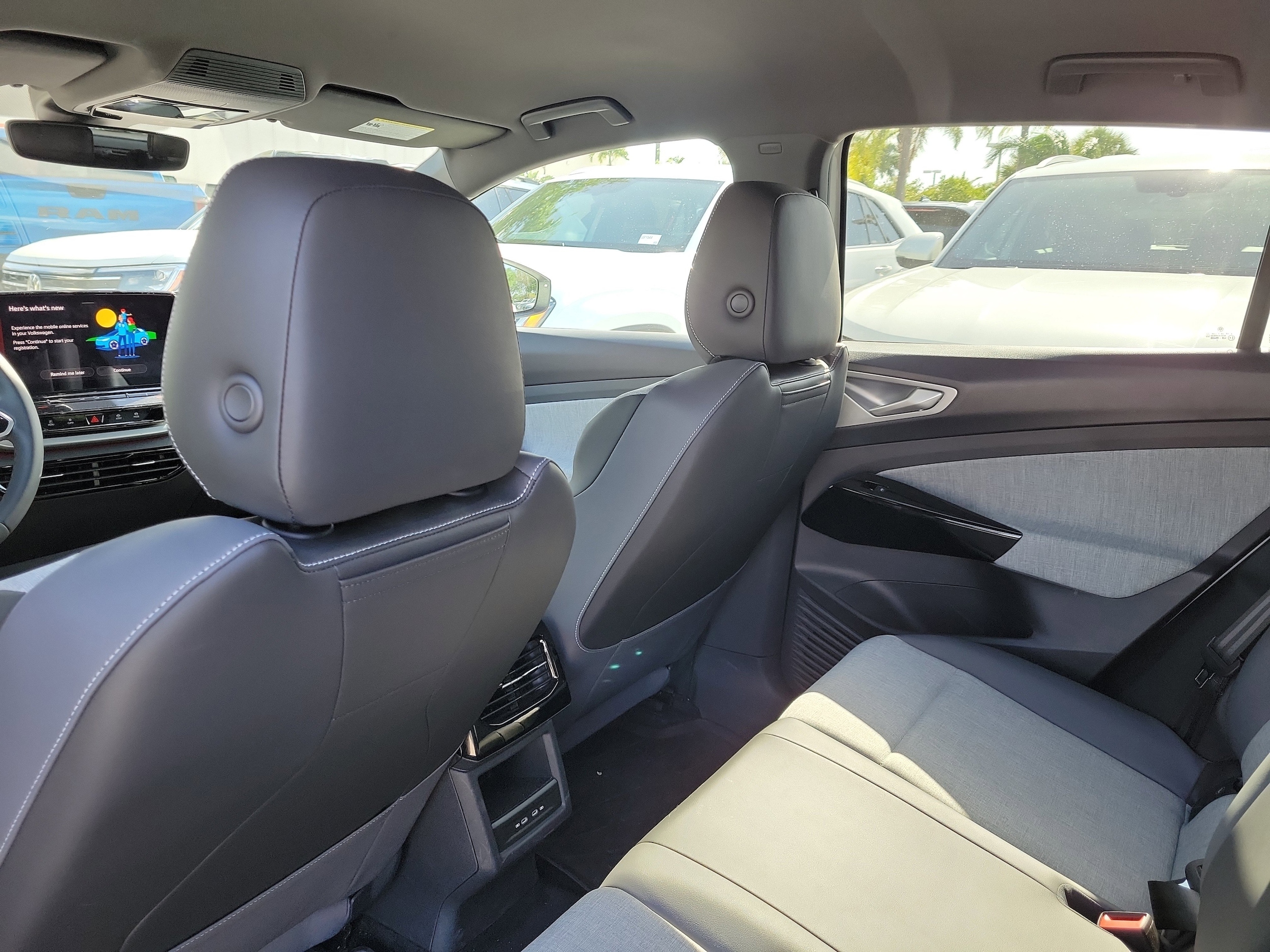 2023 Volkswagen ID.4 PRO - Photo 11