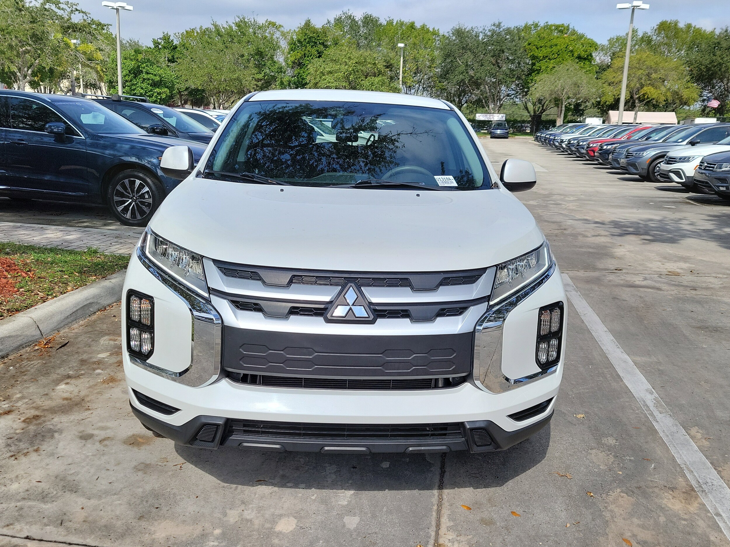 2021 Mitsubishi Outlander Sport ES photo 2