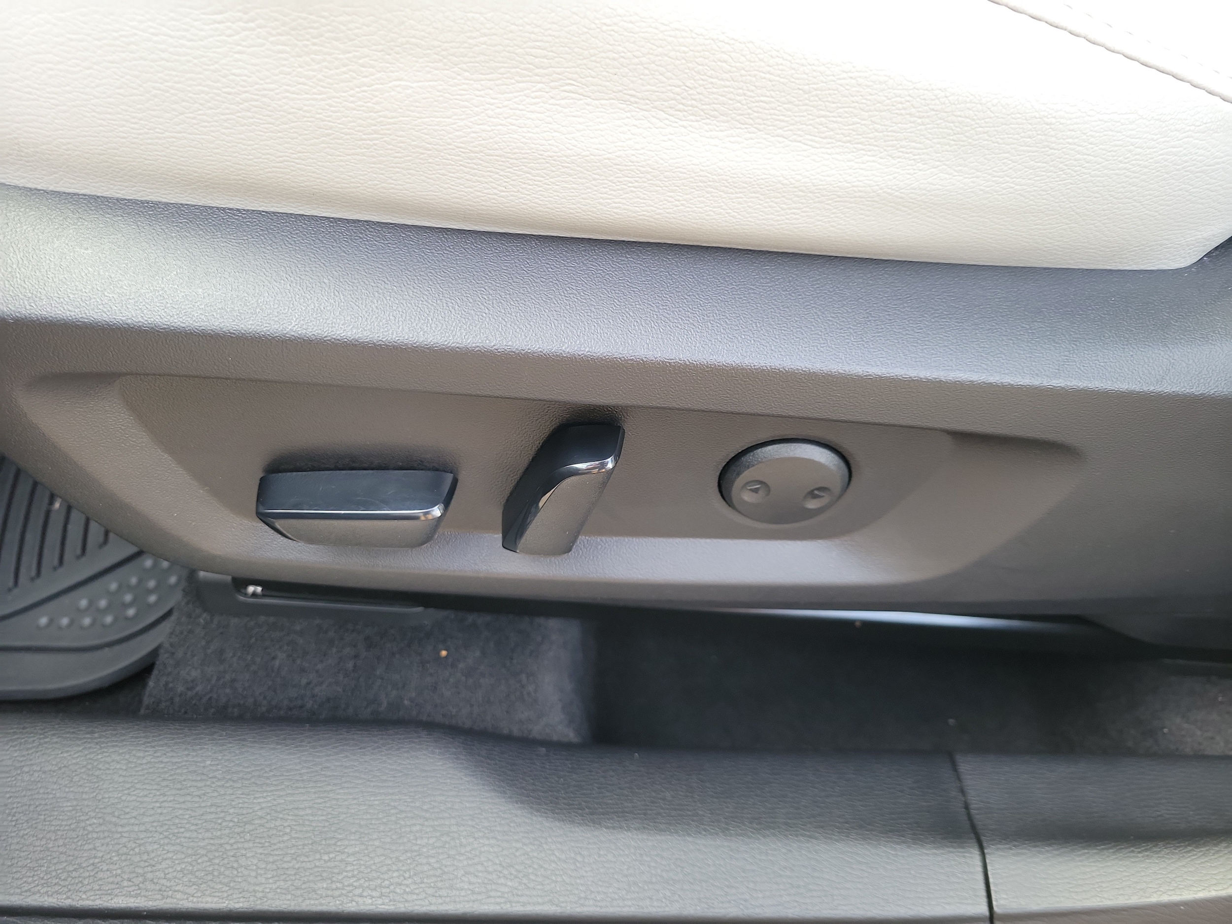 2023 Mitsubishi Outlander SEL - Photo 15