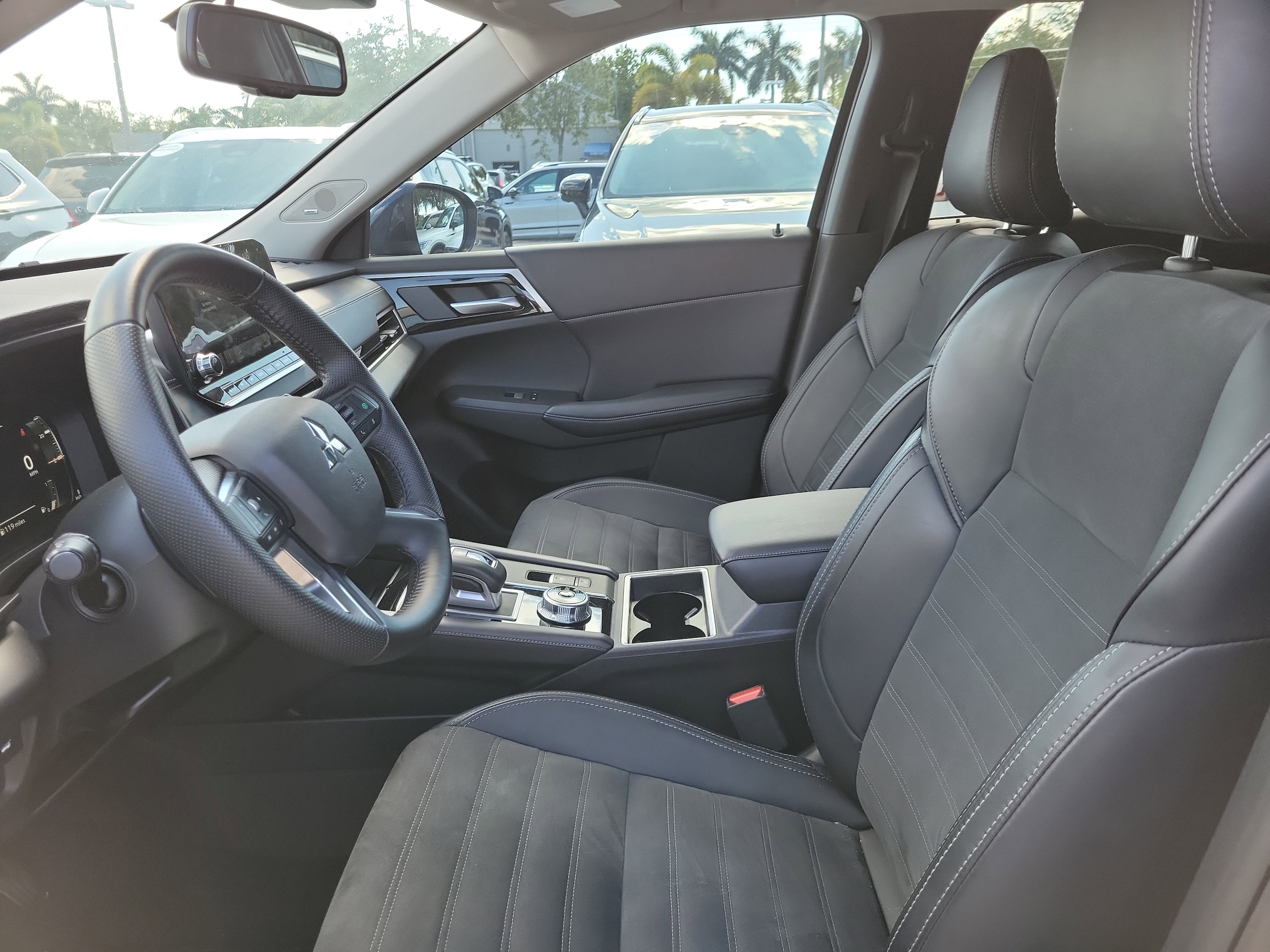 2024 Mitsubishi Outlander SE - Photo 17