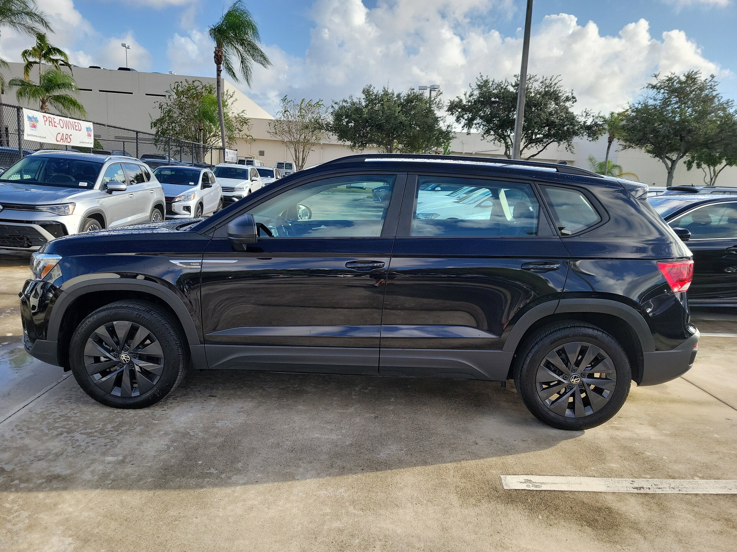 2023 Volkswagen Taos S photo 4