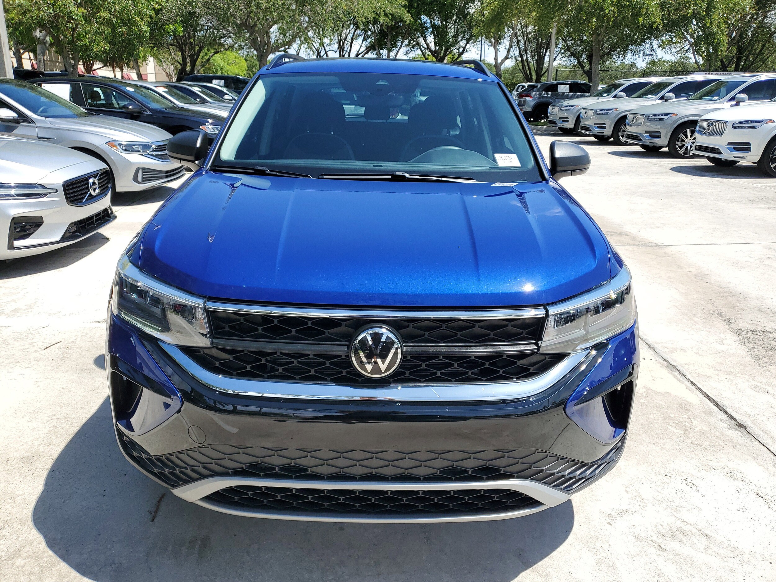 2024 Volkswagen Taos S photo 2