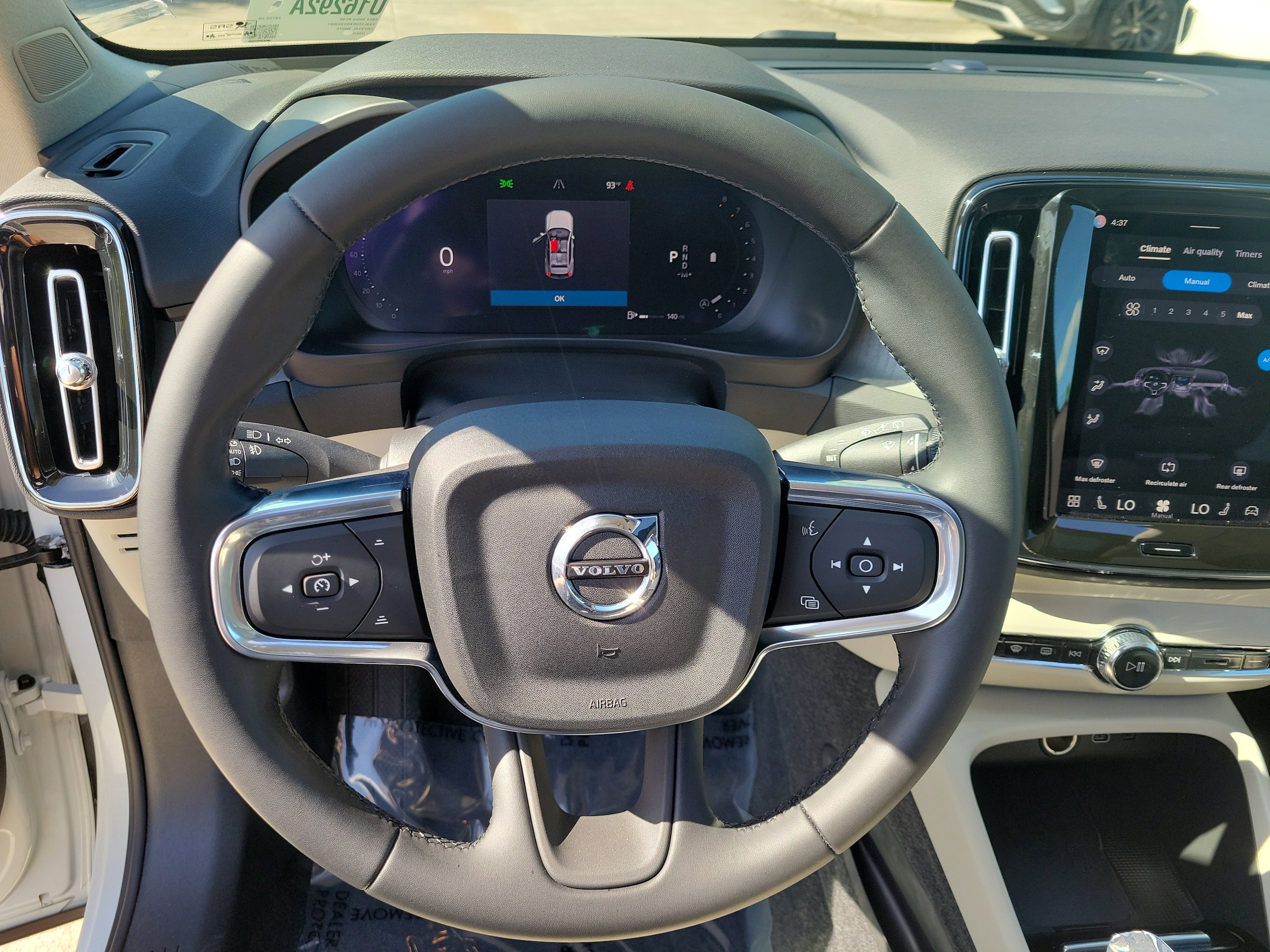2024 Volvo XC40 Plus - Photo 23