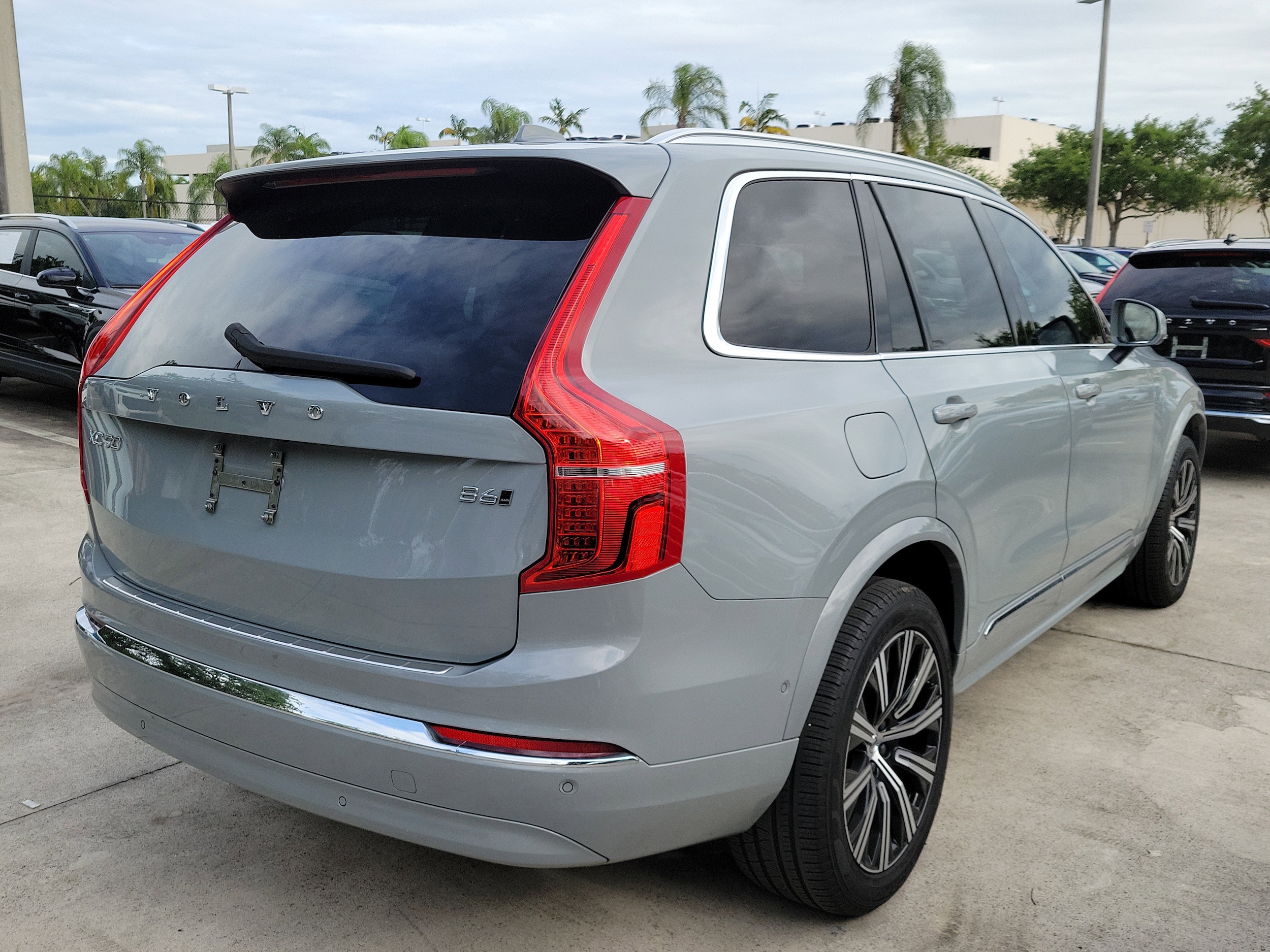 2025 Volvo XC90 Plus - Photo 9