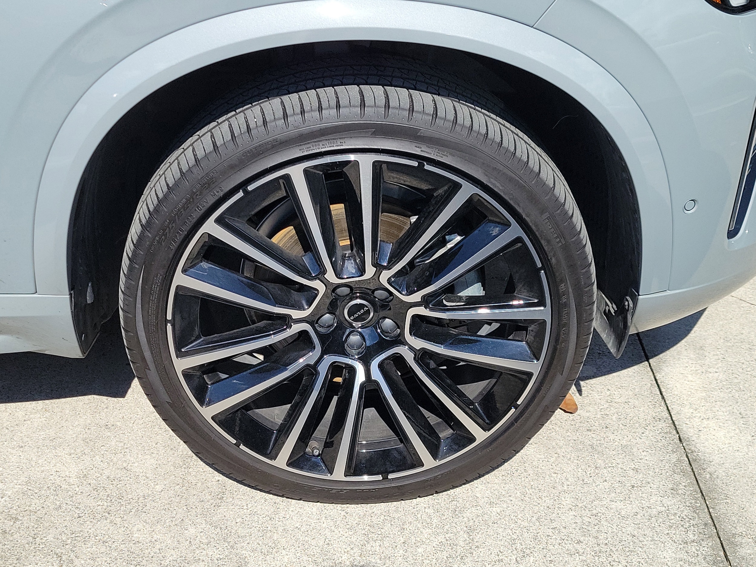 2025 Volvo XC90 Plus - Photo 13
