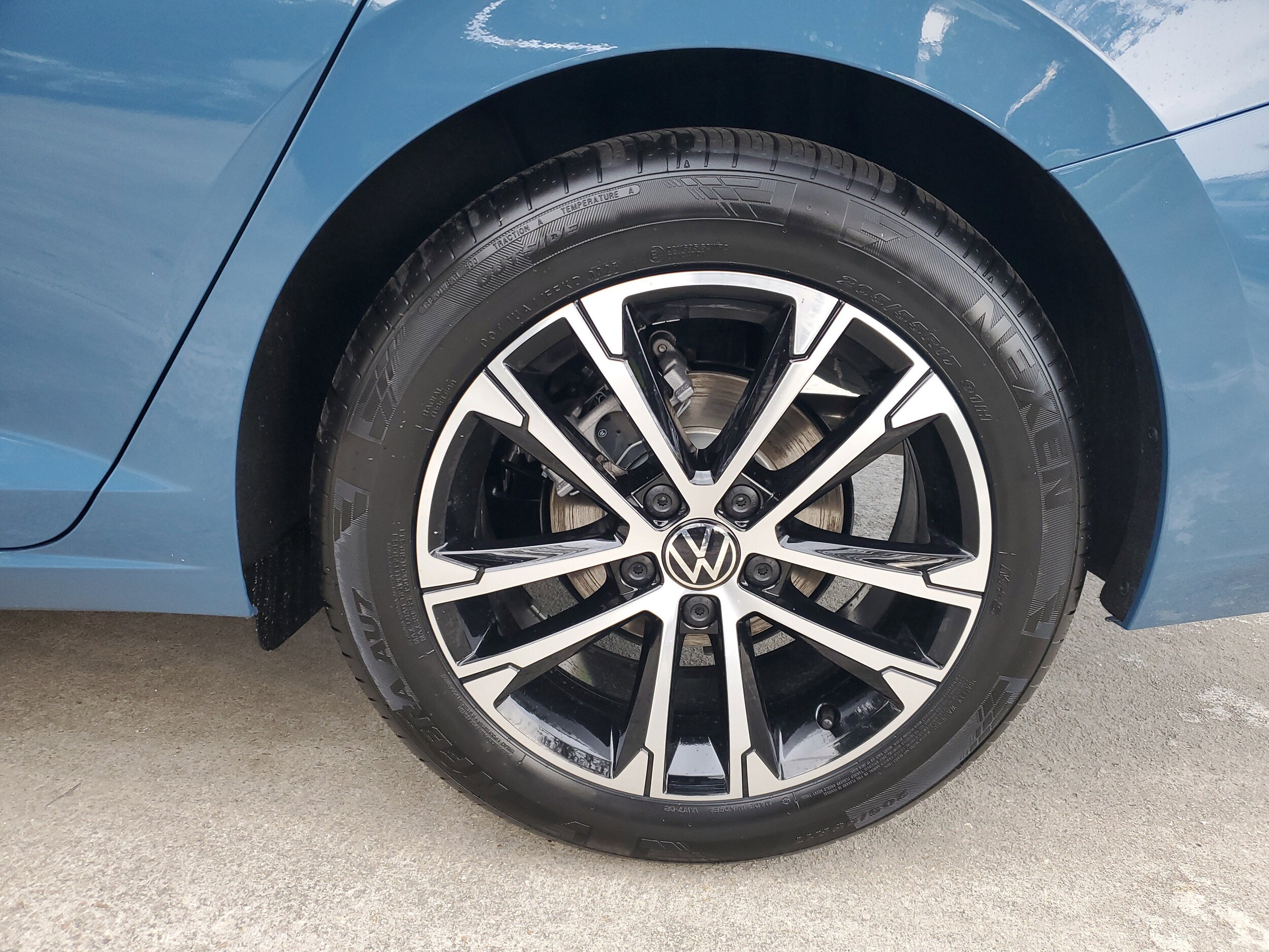 2026 Volkswagen Jetta Sport photo 3
