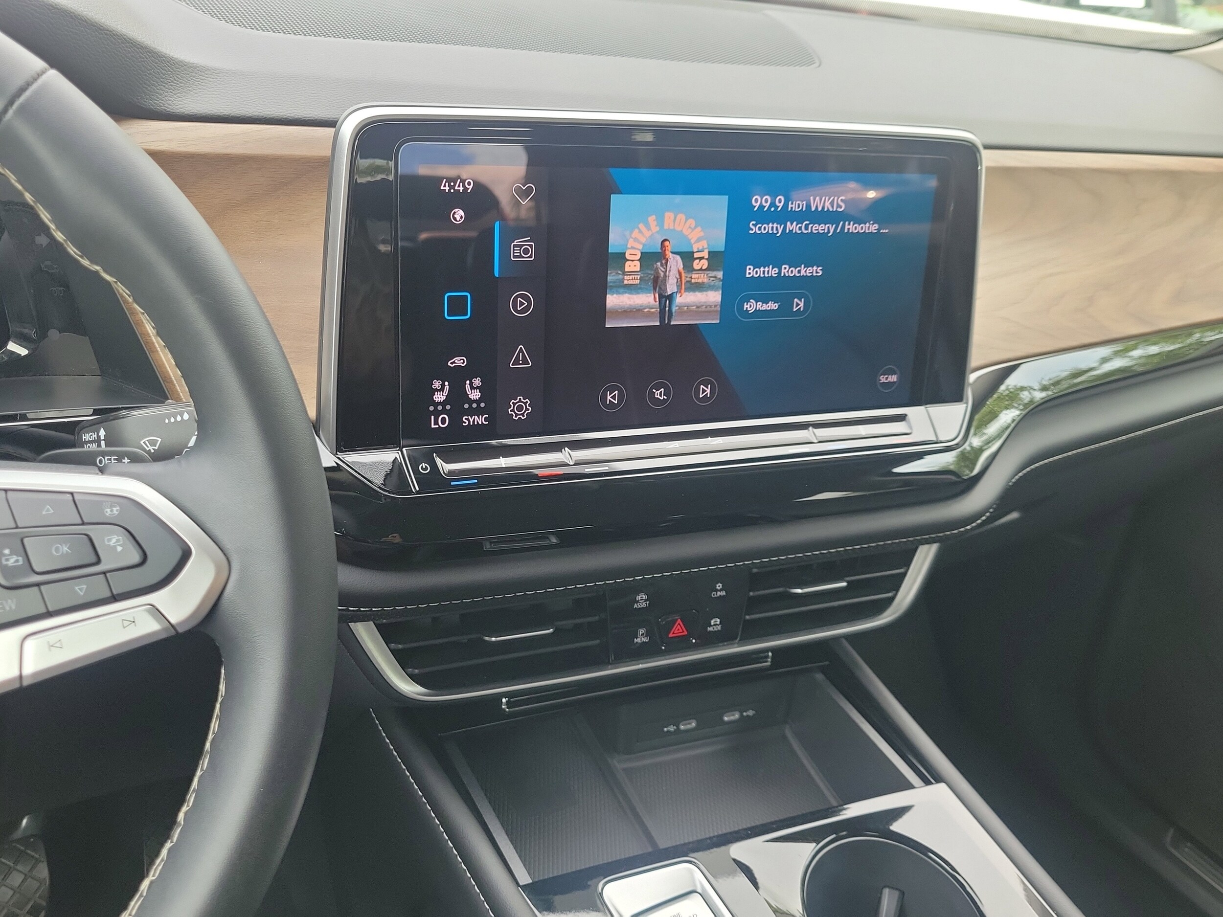 2024 Volkswagen Atlas SE w/Tech - Photo 23