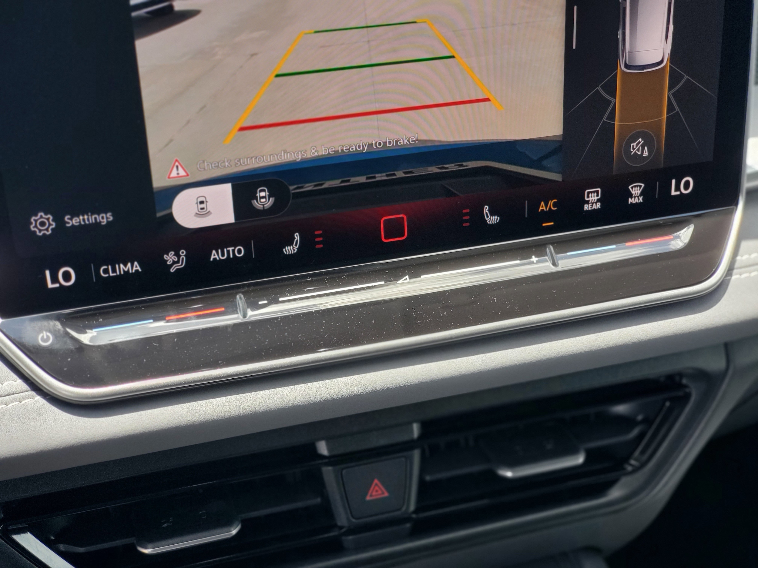 2026 Volkswagen Tiguan SE - Photo 17