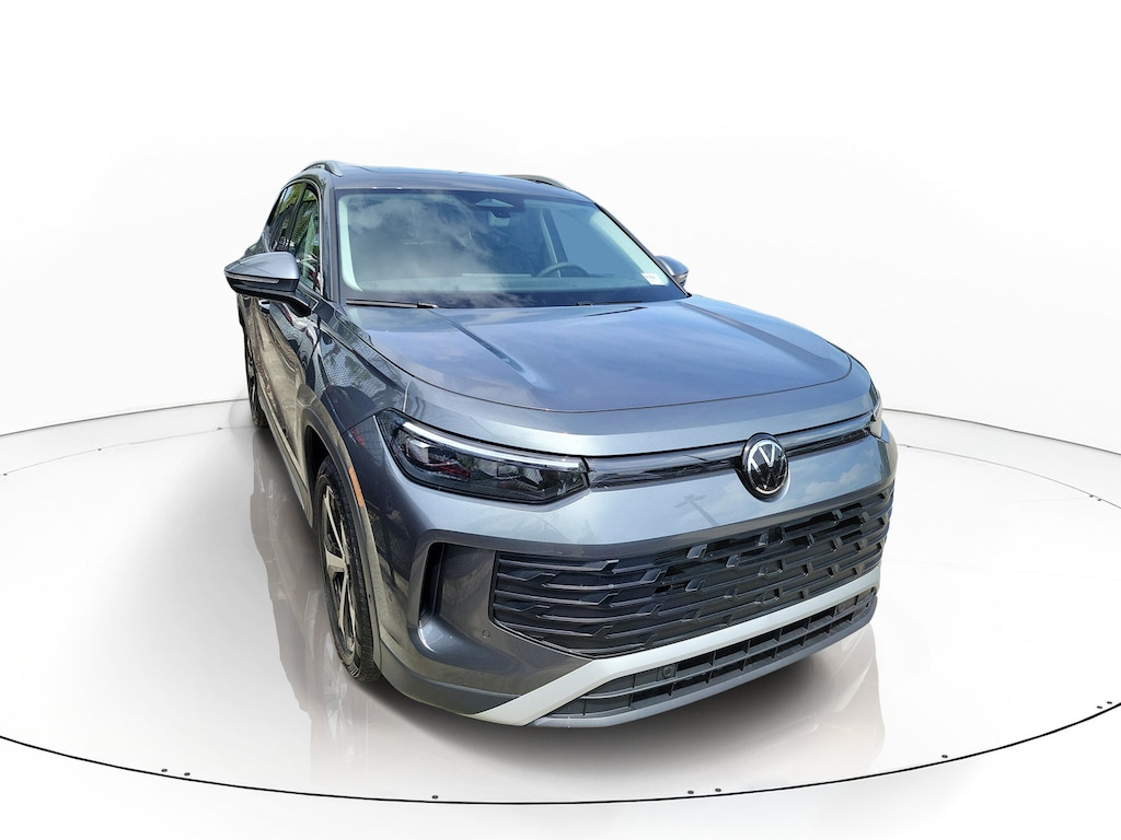 New 2026 Volkswagen Tiguan SE SUV
