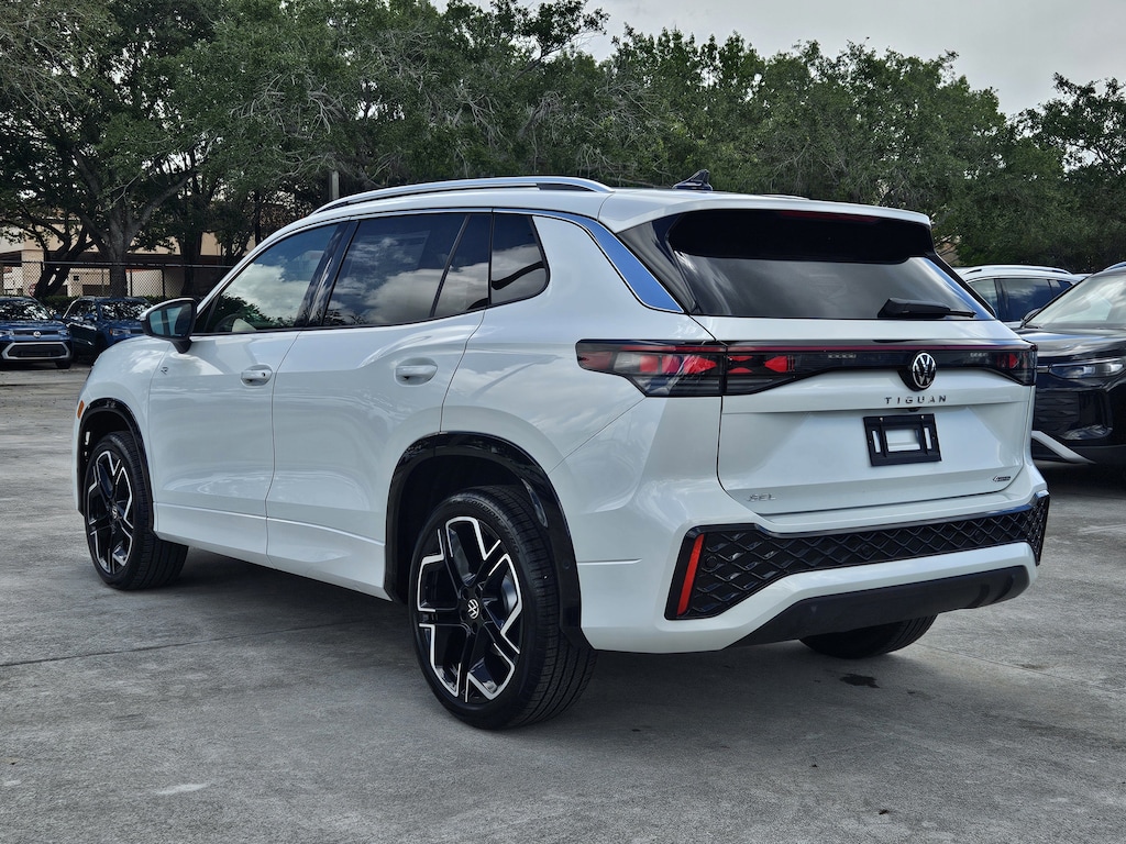 New 2025 Volkswagen Tiguan 2.0T SEL R-Line SUV