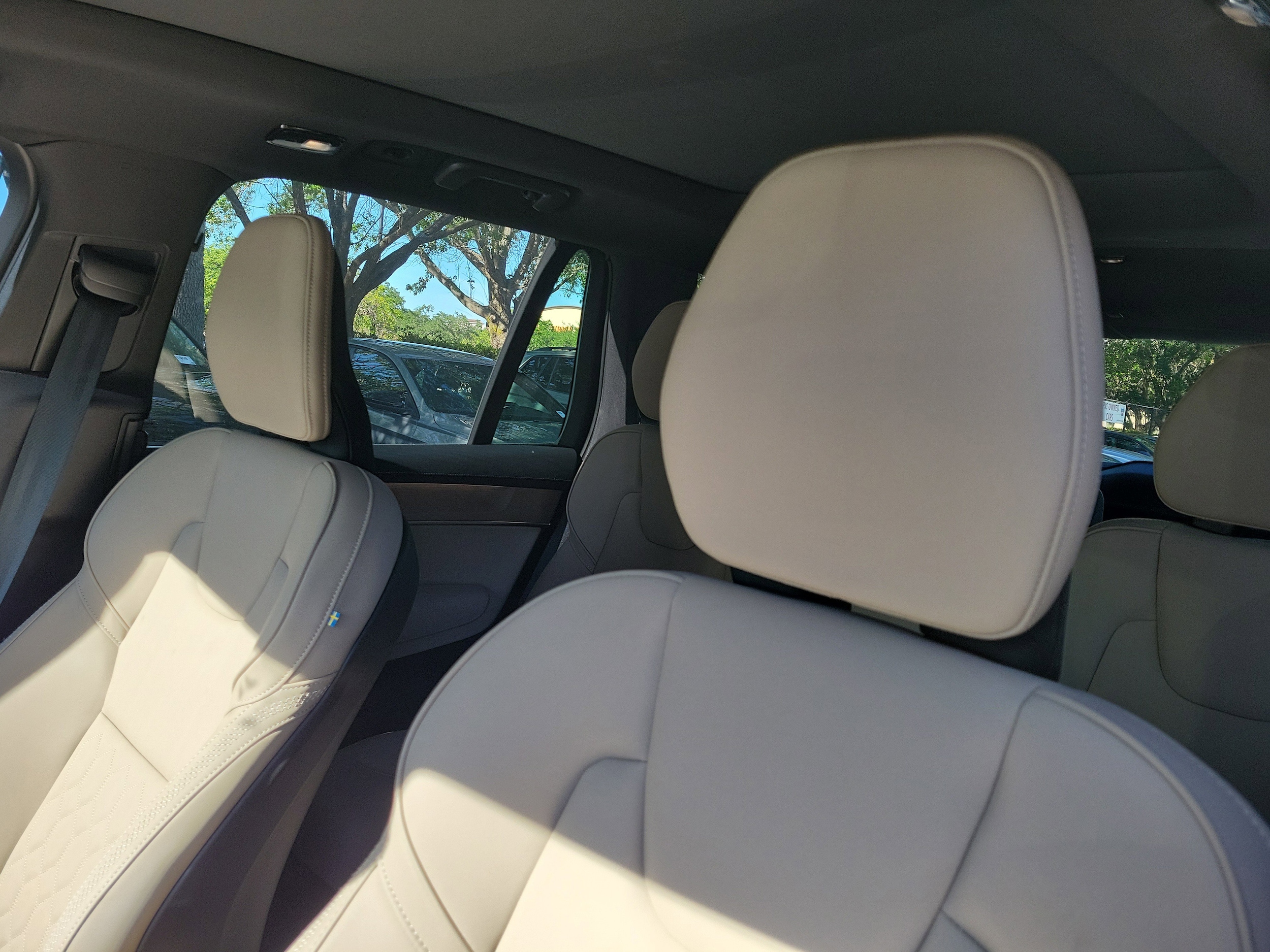 2025 Volvo XC90 Plus - Photo 19