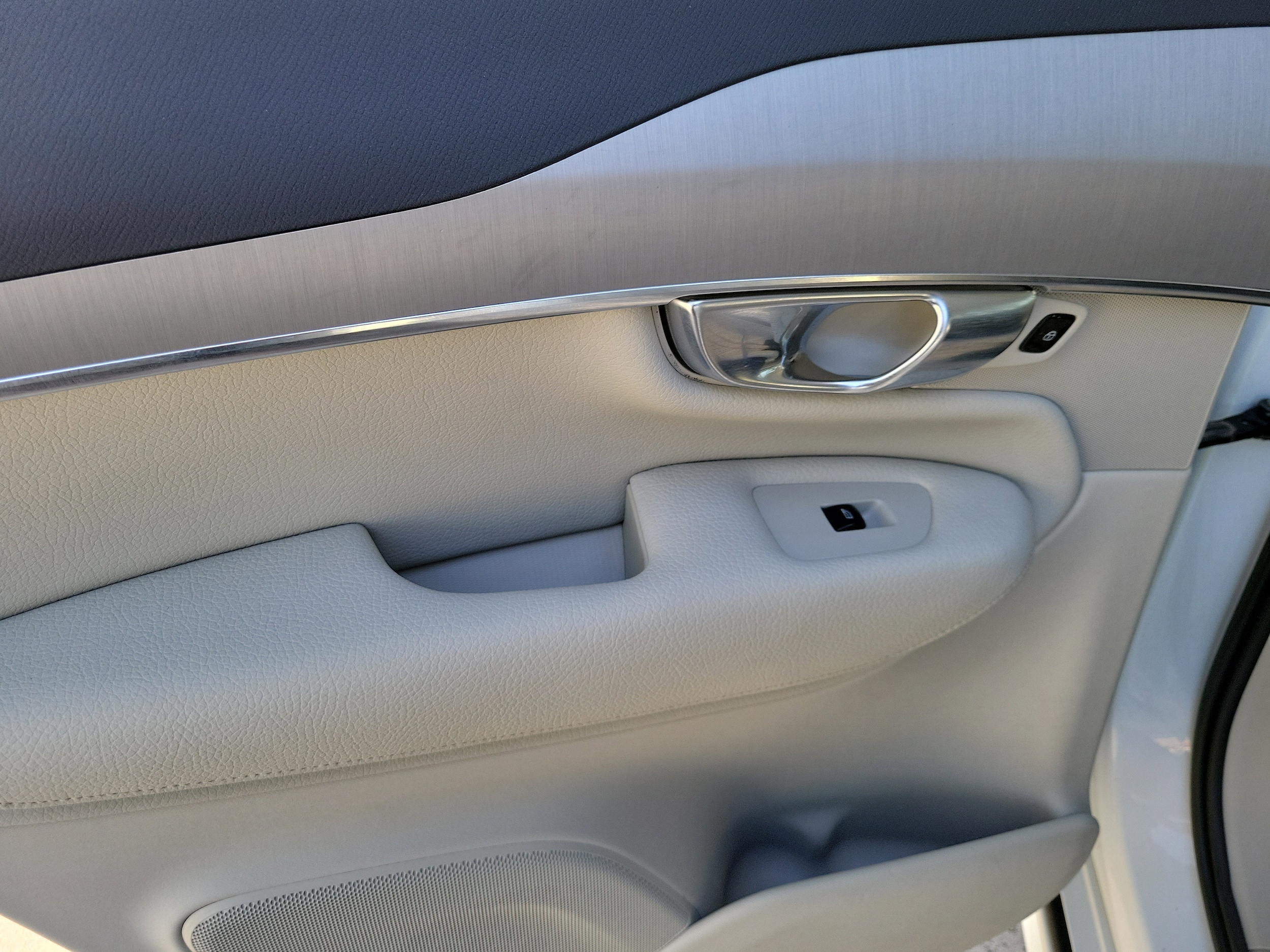 2022 Volvo XC90 Momentum - Photo 15