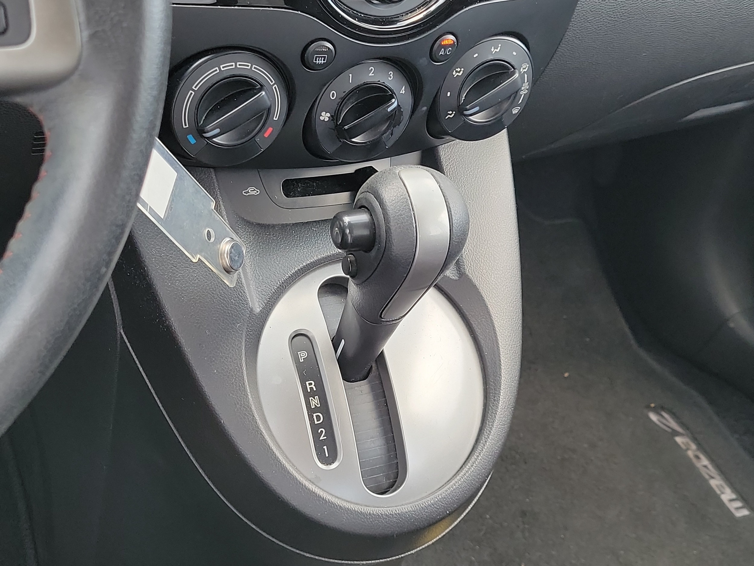 2014 Mazda Mazda2 Touring - Photo 24