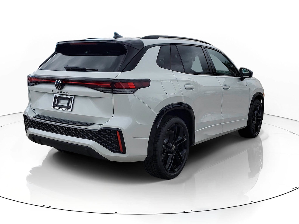 New 2026 Volkswagen Tiguan SE R-Line Black SUV