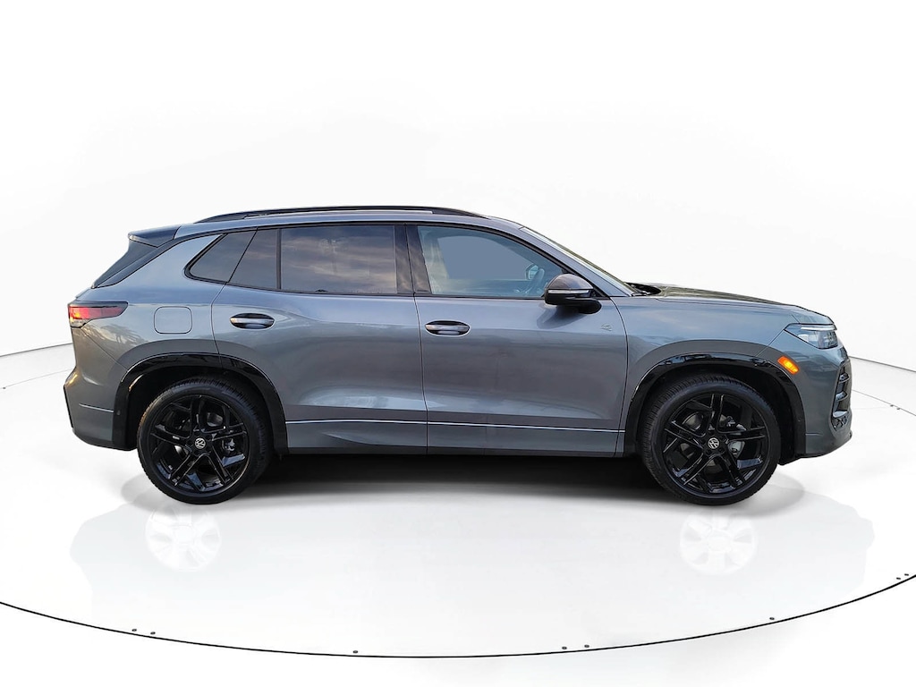 New 2026 Volkswagen Tiguan SE R-Line Black SUV