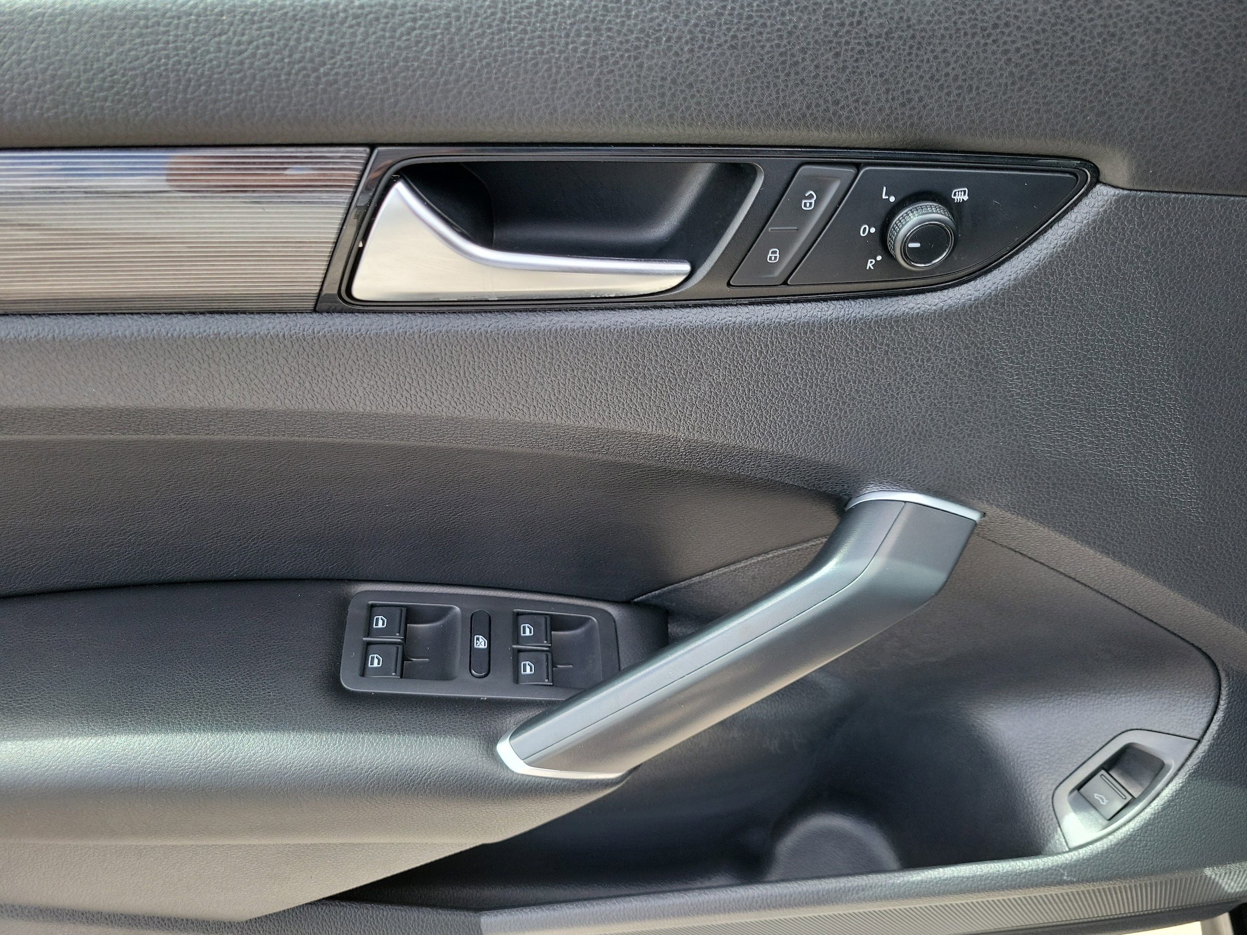 2021 Volkswagen Passat R-Line - Photo 19