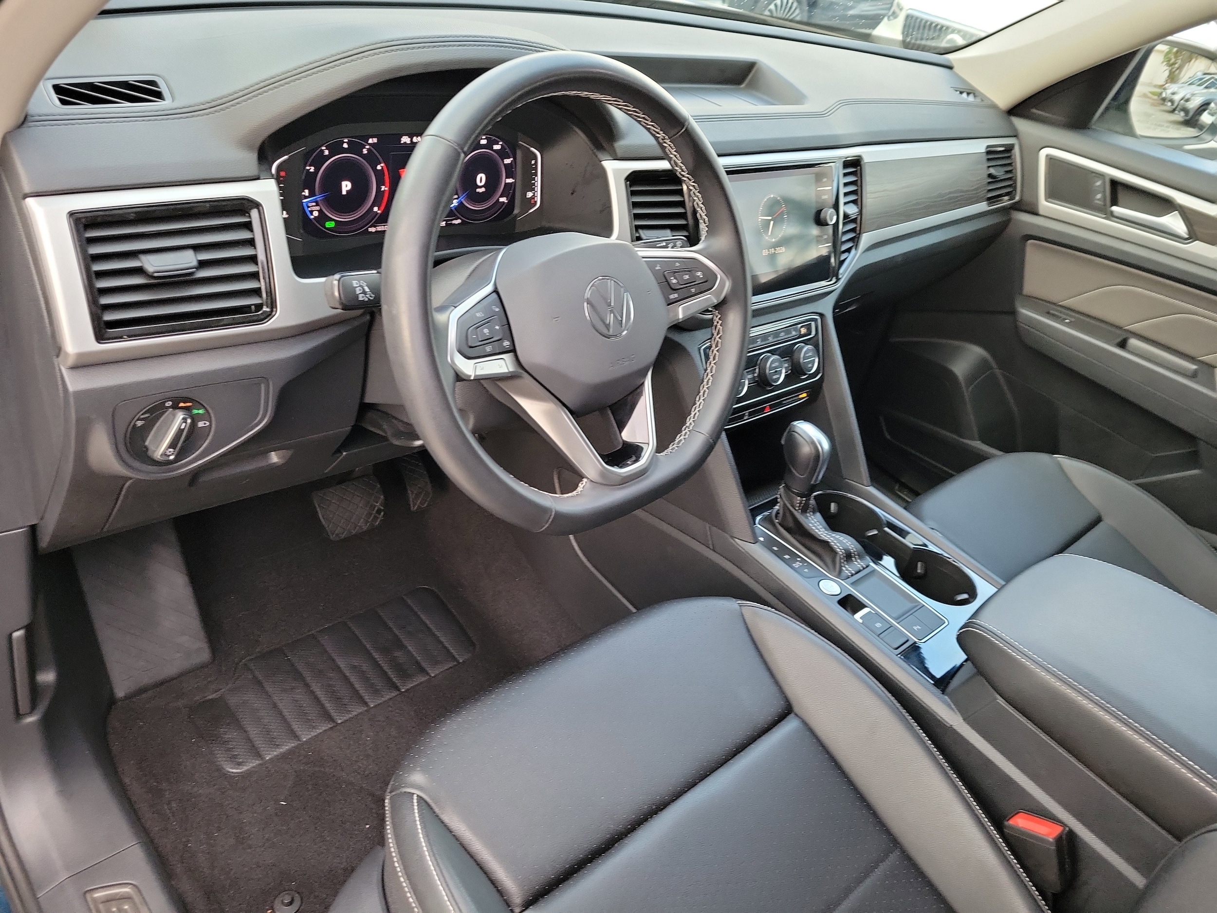 2023 Volkswagen Atlas SE w/Tech - Photo 21