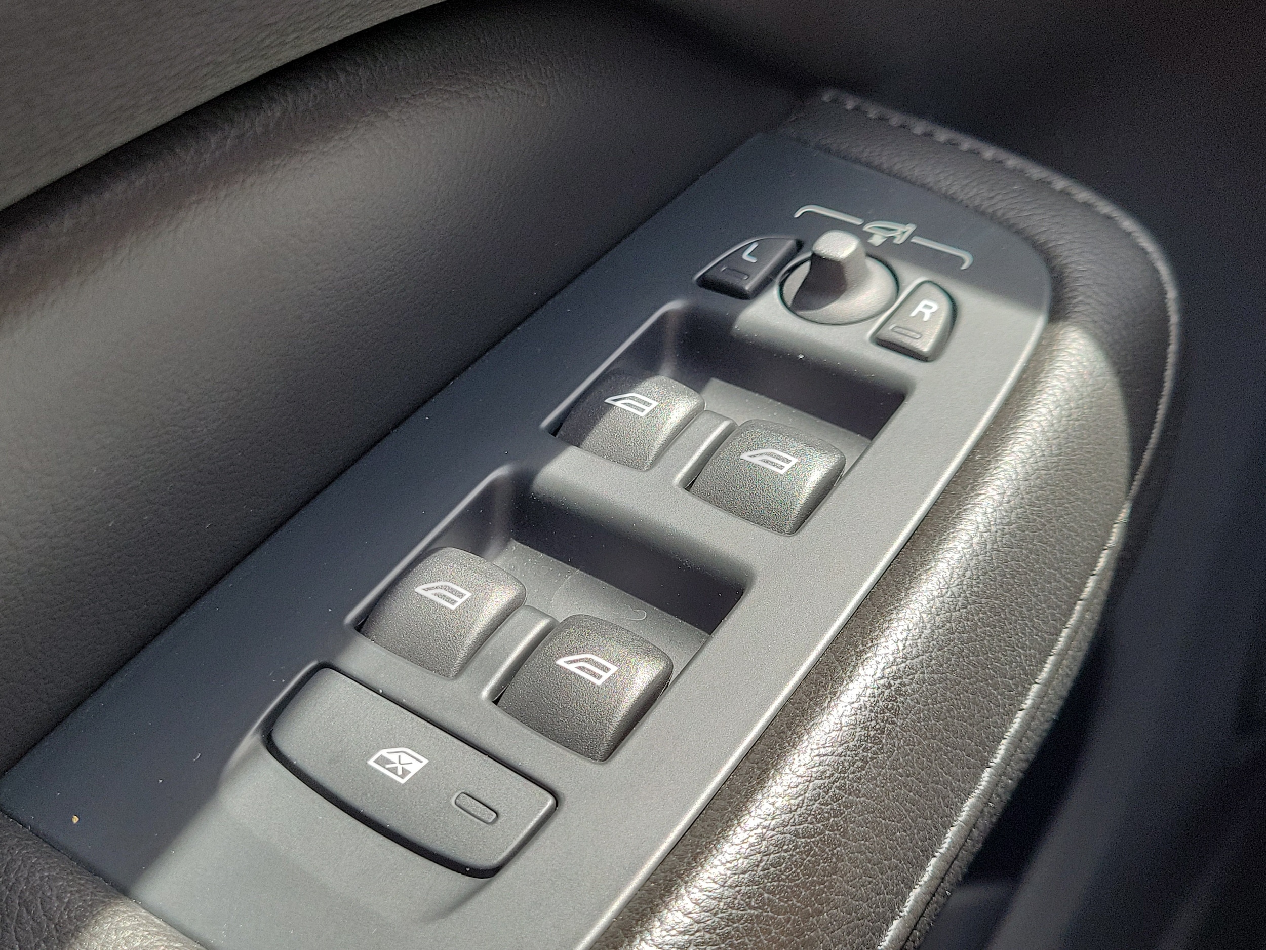2023 Volvo S60 Core - Photo 26