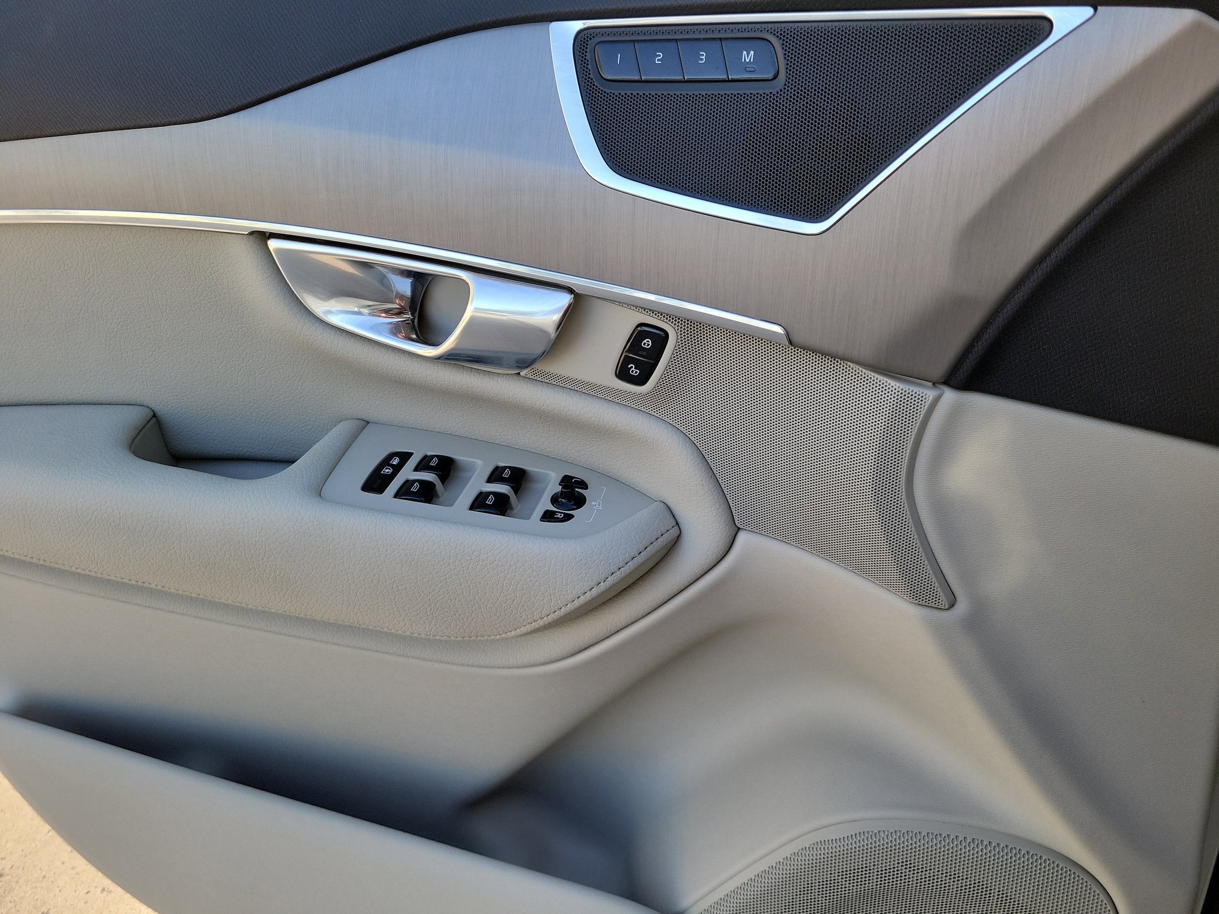 2022 Volvo XC90 Momentum - Photo 18