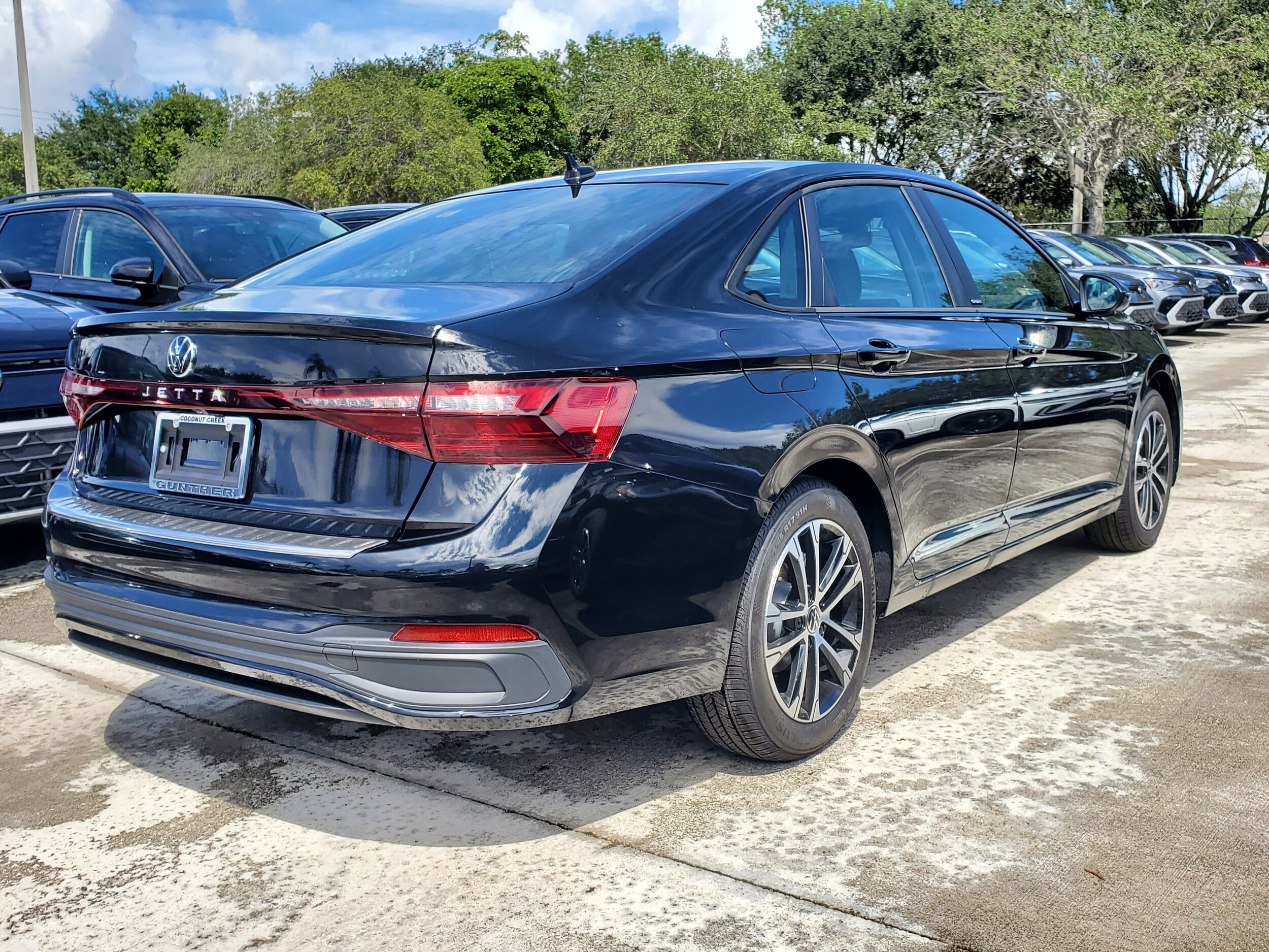 2026 Volkswagen Jetta Sport photo 3