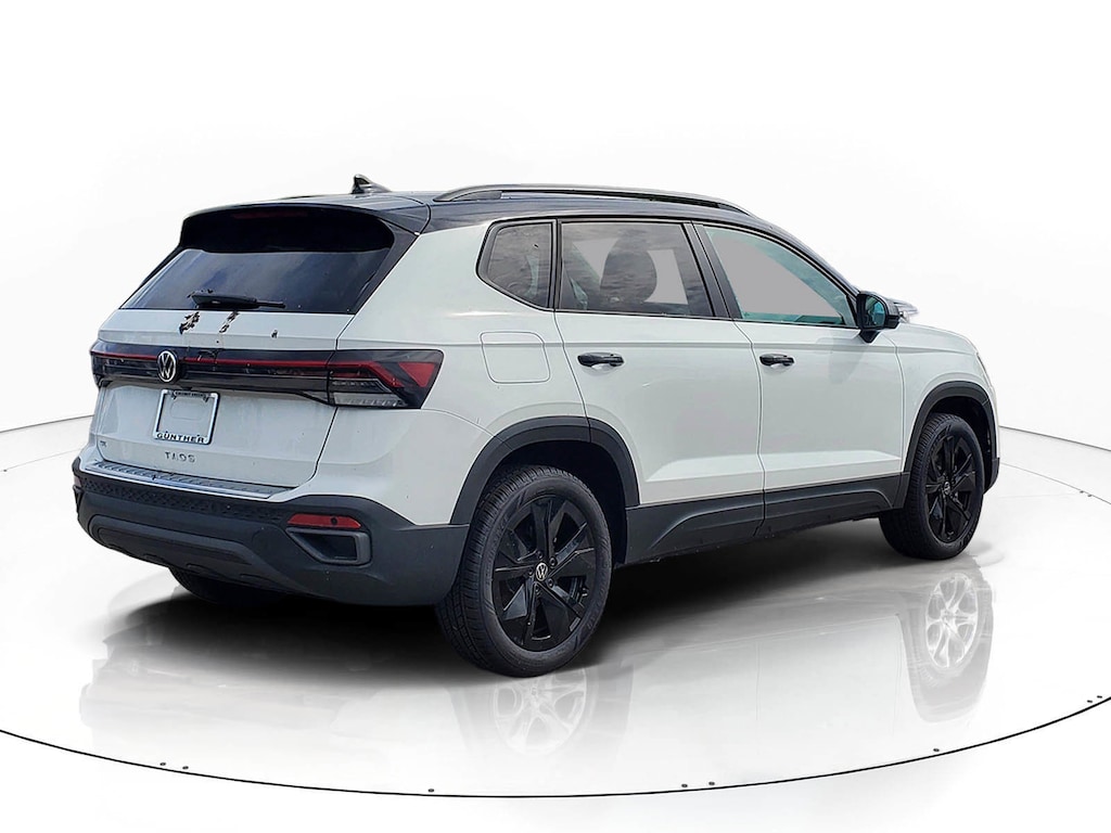 New 2026 Volkswagen Taos 1.5T SE Black SUV
