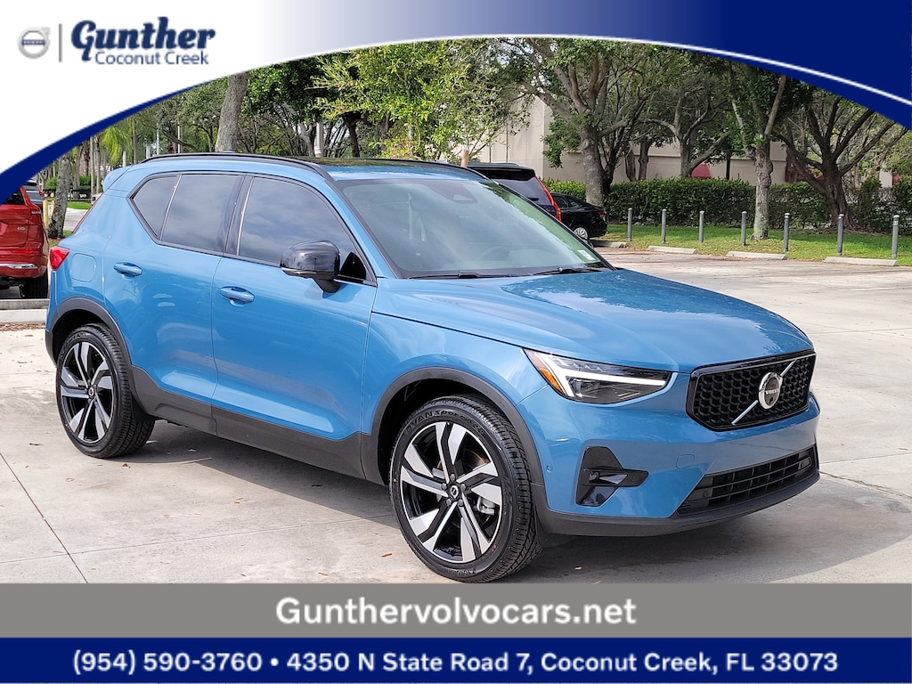 Used 2024 Volvo XC40 B5 Plus Dark SUV