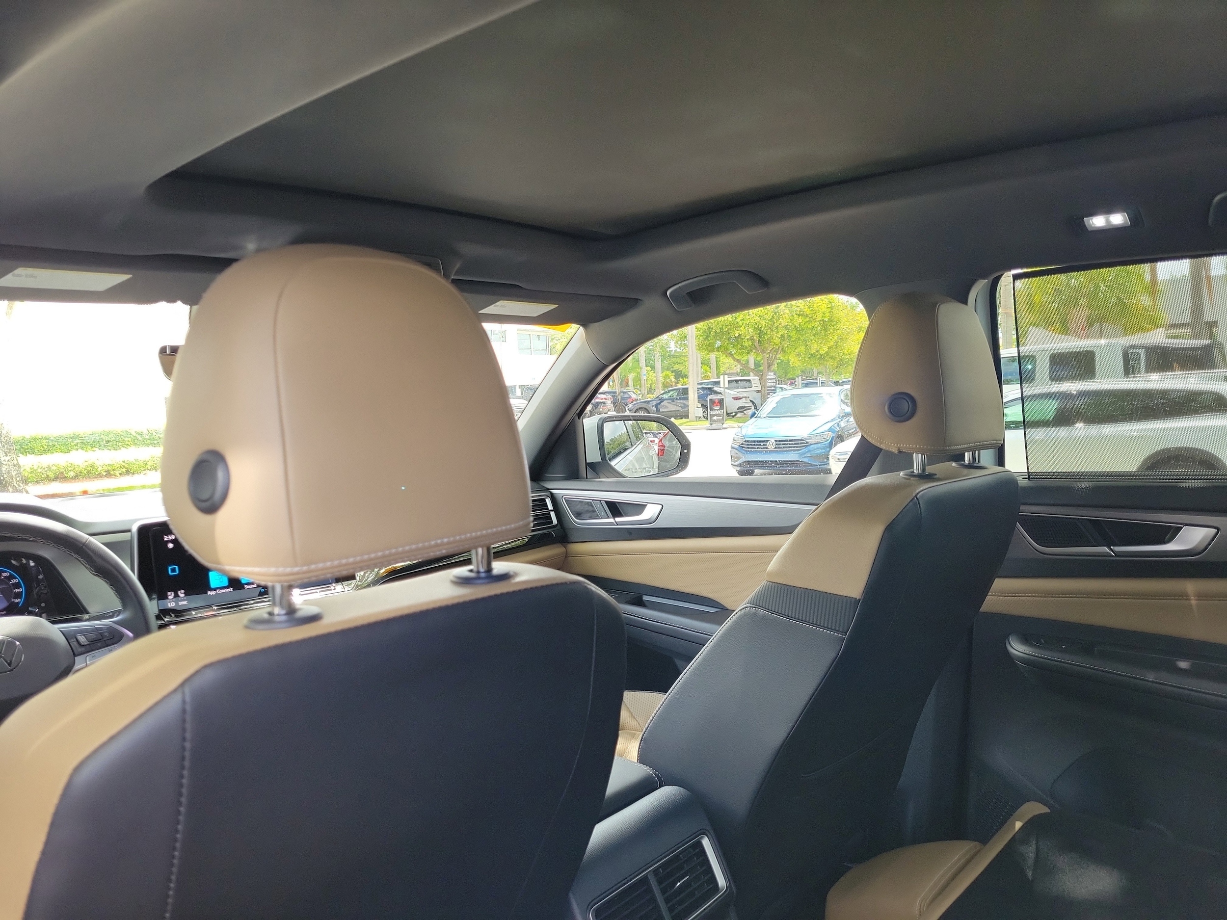 2024 Volkswagen Atlas Cross Sport SE w/Tech - Photo 13