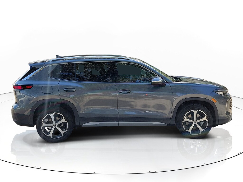 New 2026 Volkswagen Tiguan SE SUV