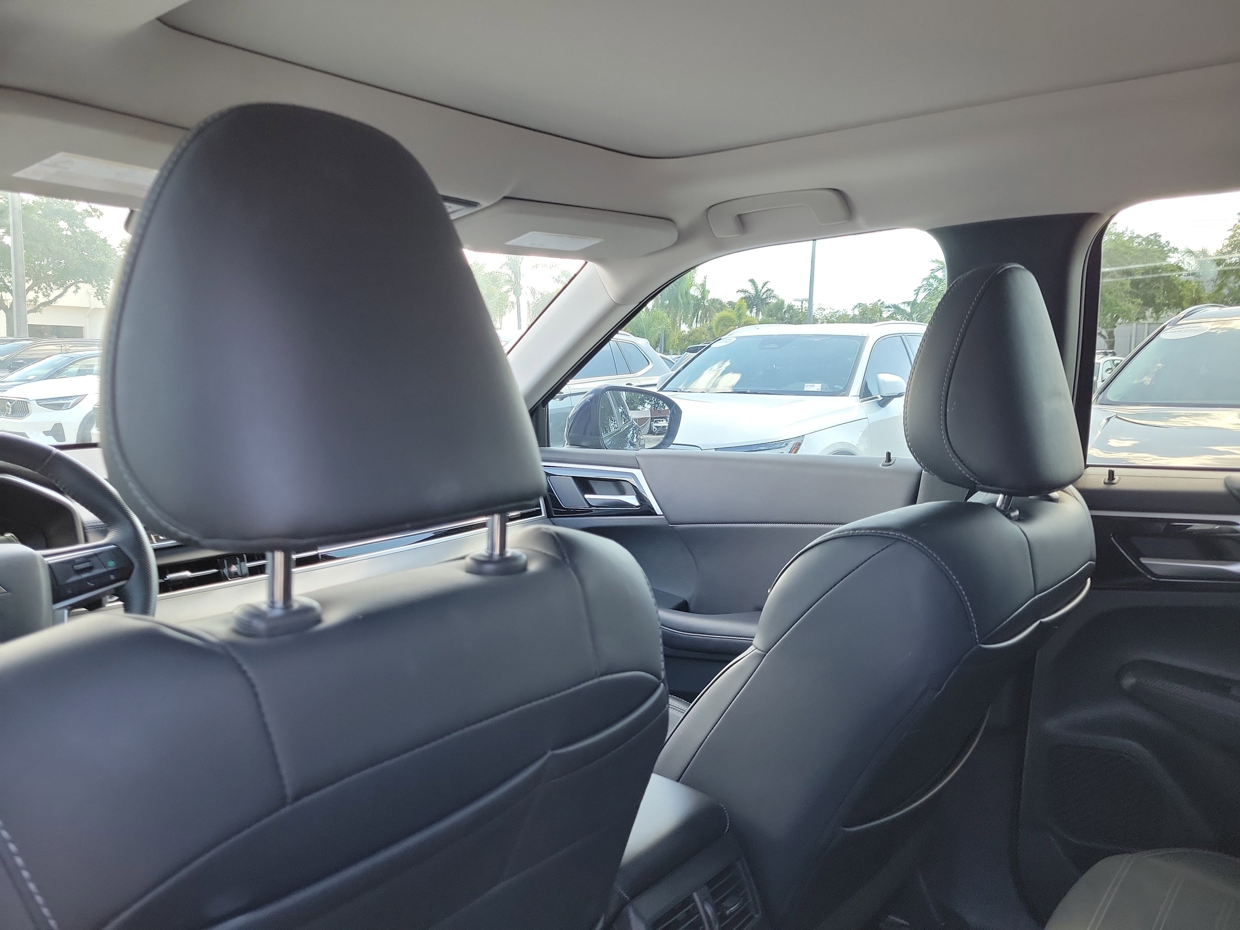 2024 Mitsubishi Outlander SE - Photo 15