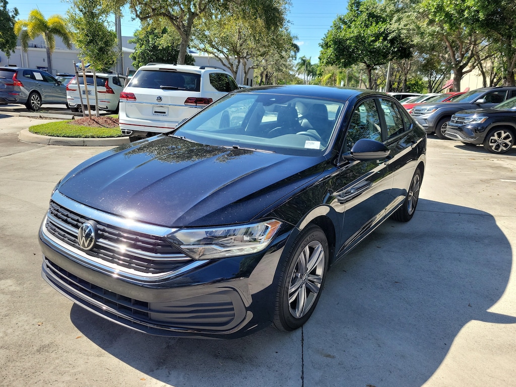 Certified 2022 Volkswagen Jetta 1.5T SE Sedan