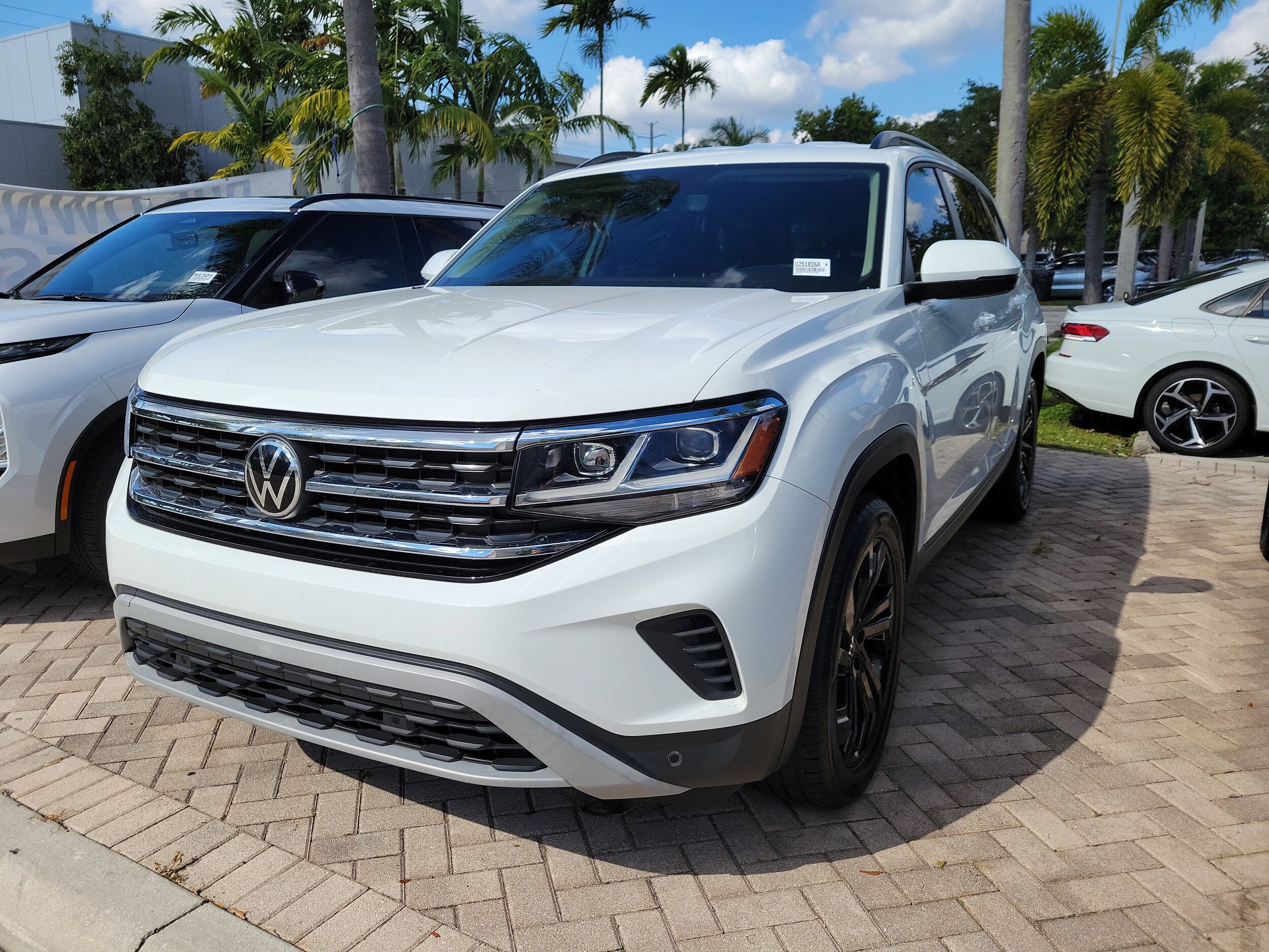 2022 Volkswagen Atlas V6 SE Technology photo 2
