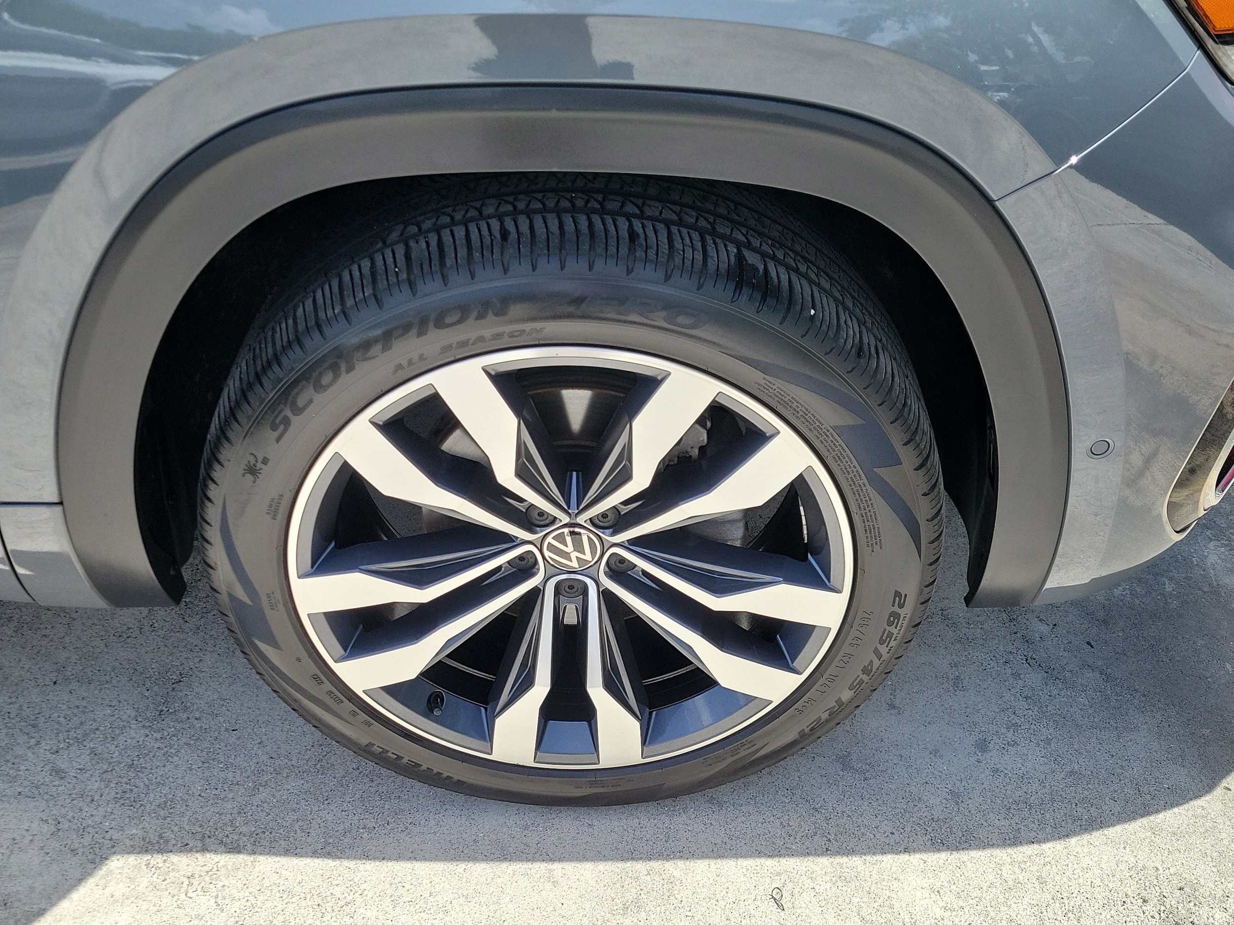 2023 Volkswagen Atlas Cross Sport SEL Premium R-Line - Photo 10